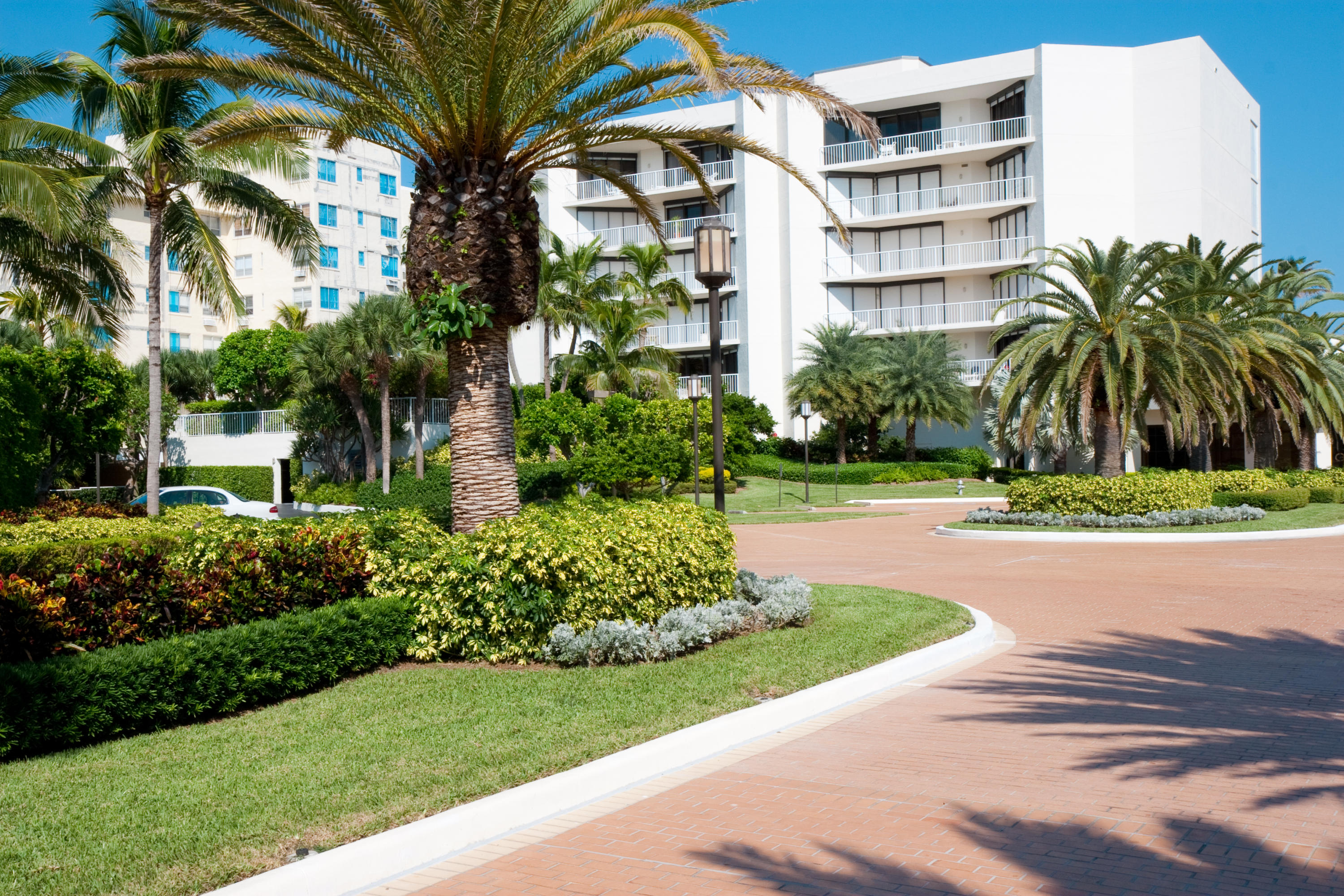 TWENTY SEVEN SEVENTY SOUT - Residential