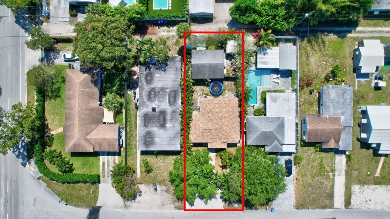 410 SW 10th St