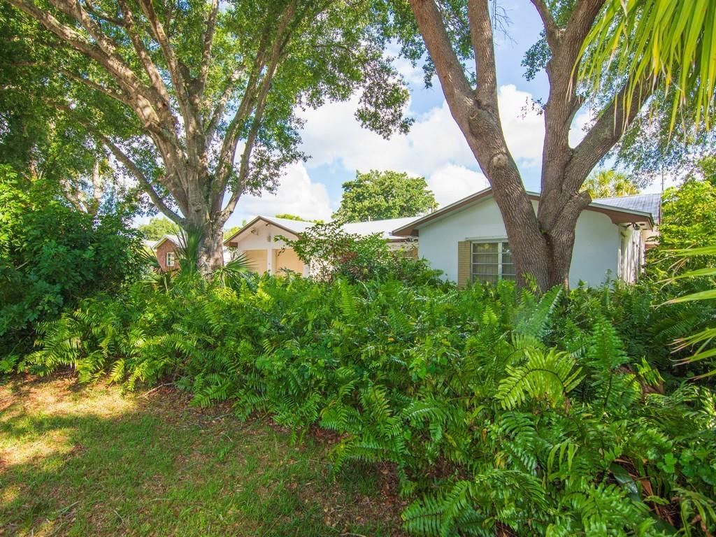 Photo of 1902 Zephyr Avenue, Fort Pierce, FL 34982 (MLS # F10442633)