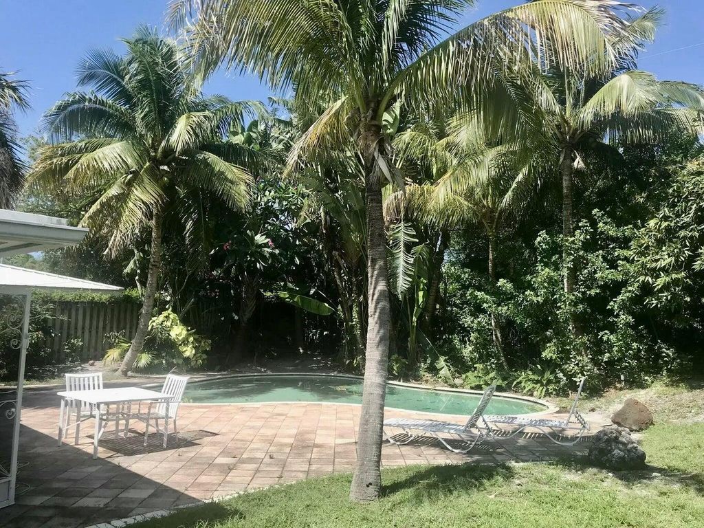 Photo of 254 NW 6th Avenue, Boca Raton, FL 33432 (MLS # R11138627)