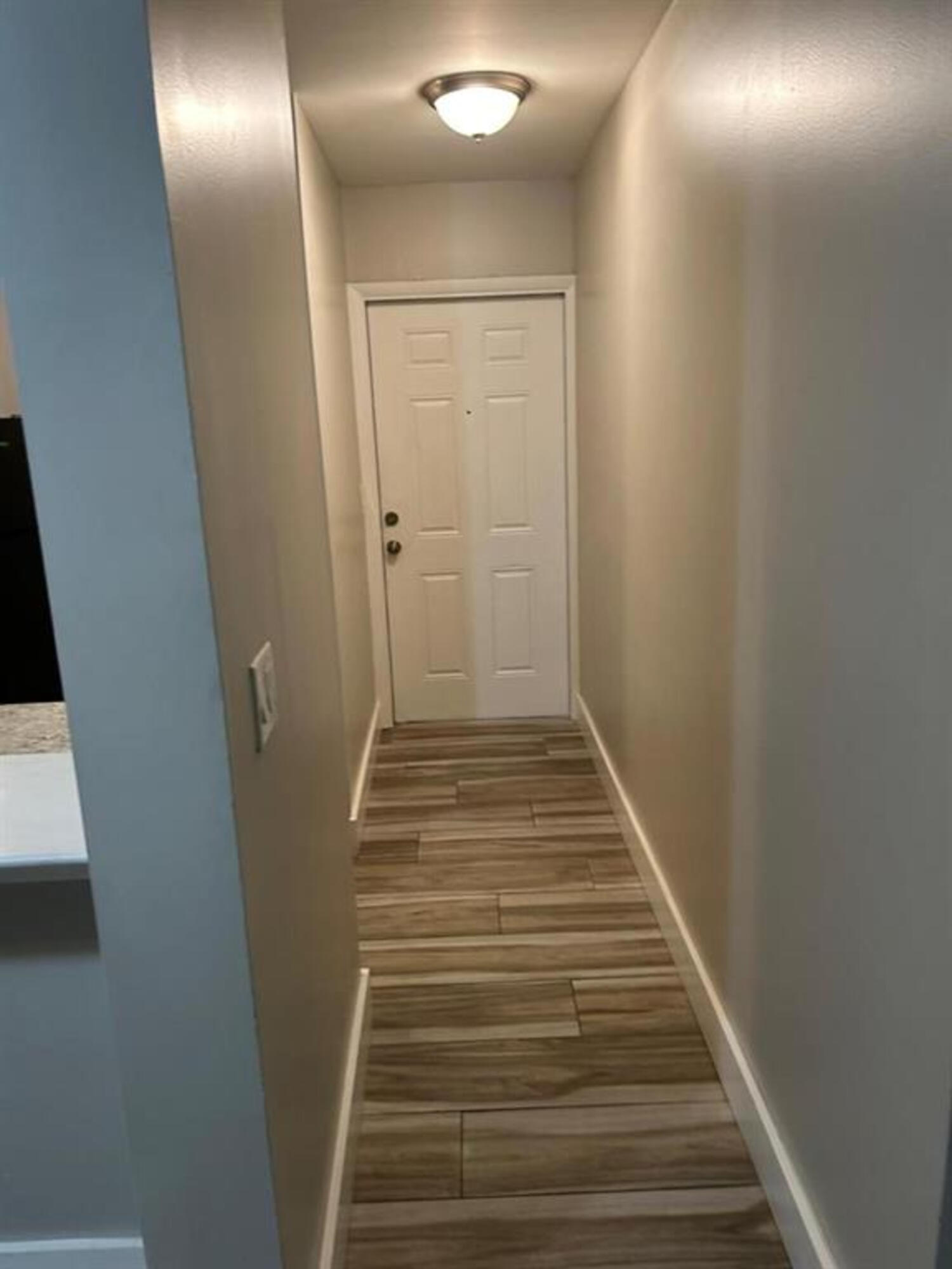 CASTLEWOOD - Residential Lease
