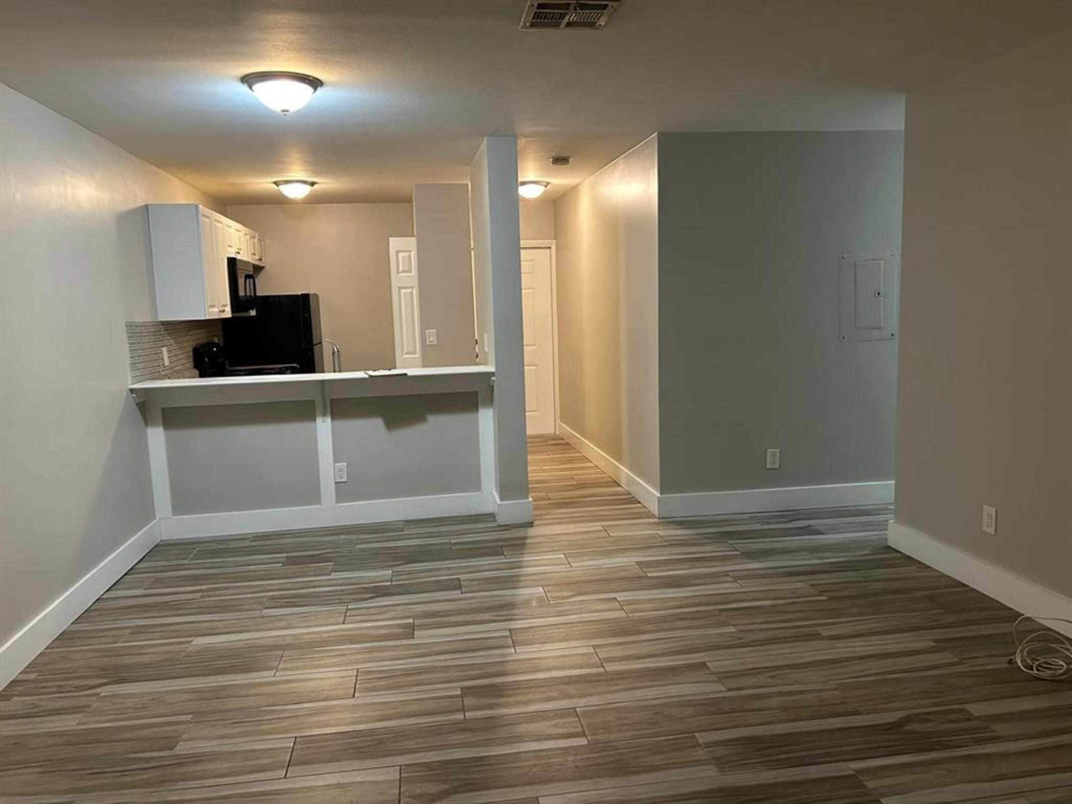 CASTLEWOOD - Residential Lease
