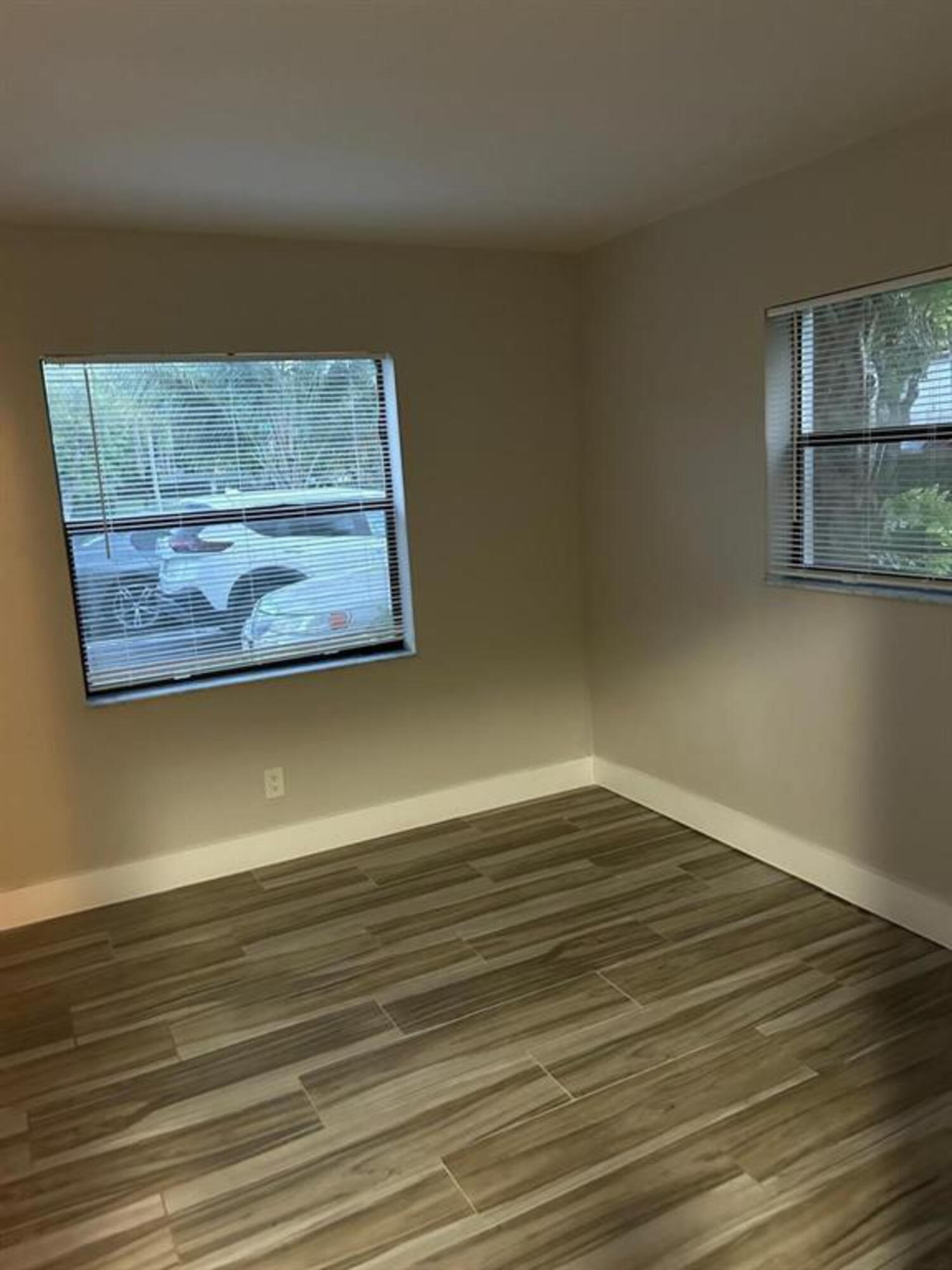 CASTLEWOOD - Residential Lease