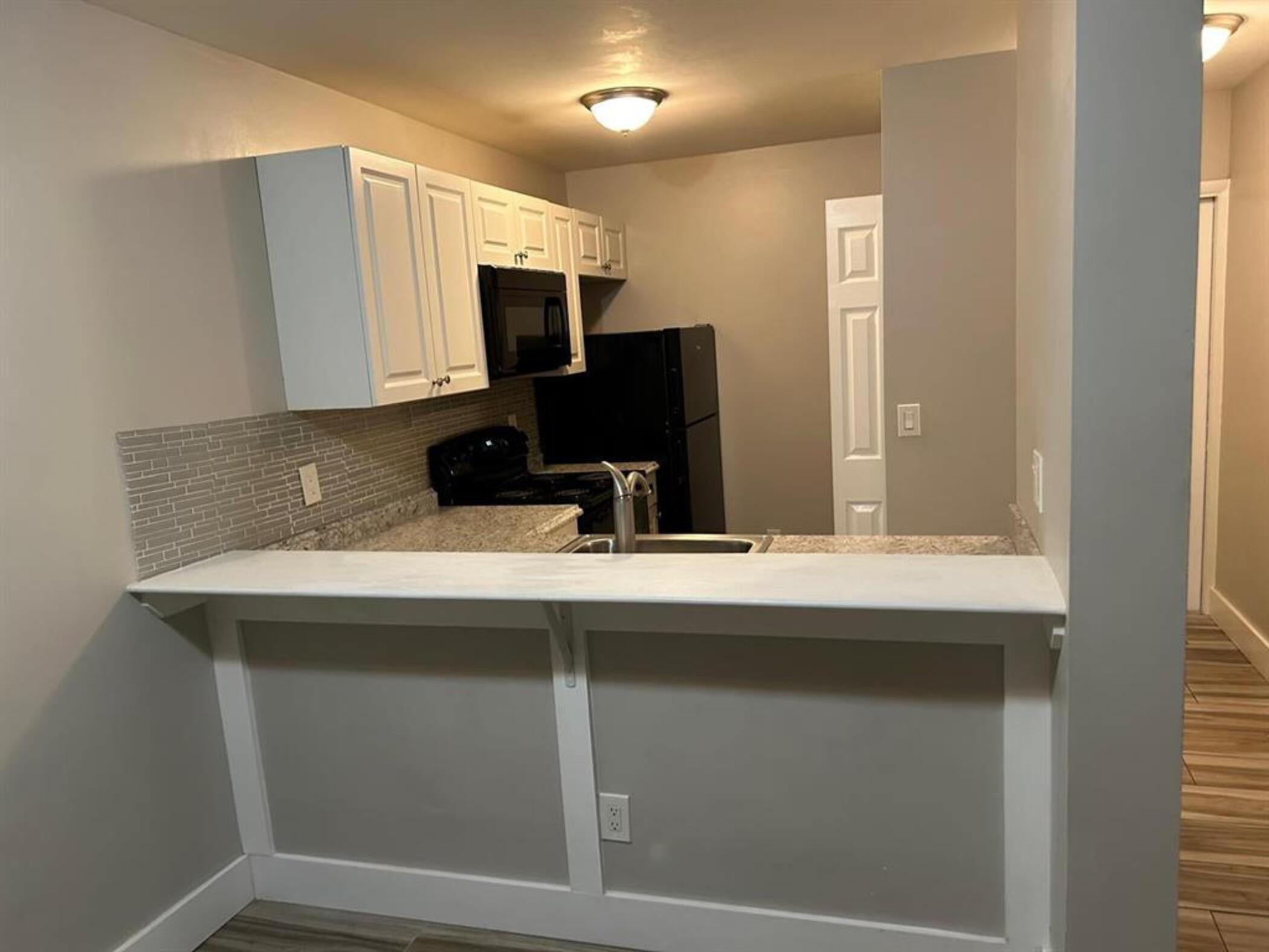 CASTLEWOOD - Residential Lease