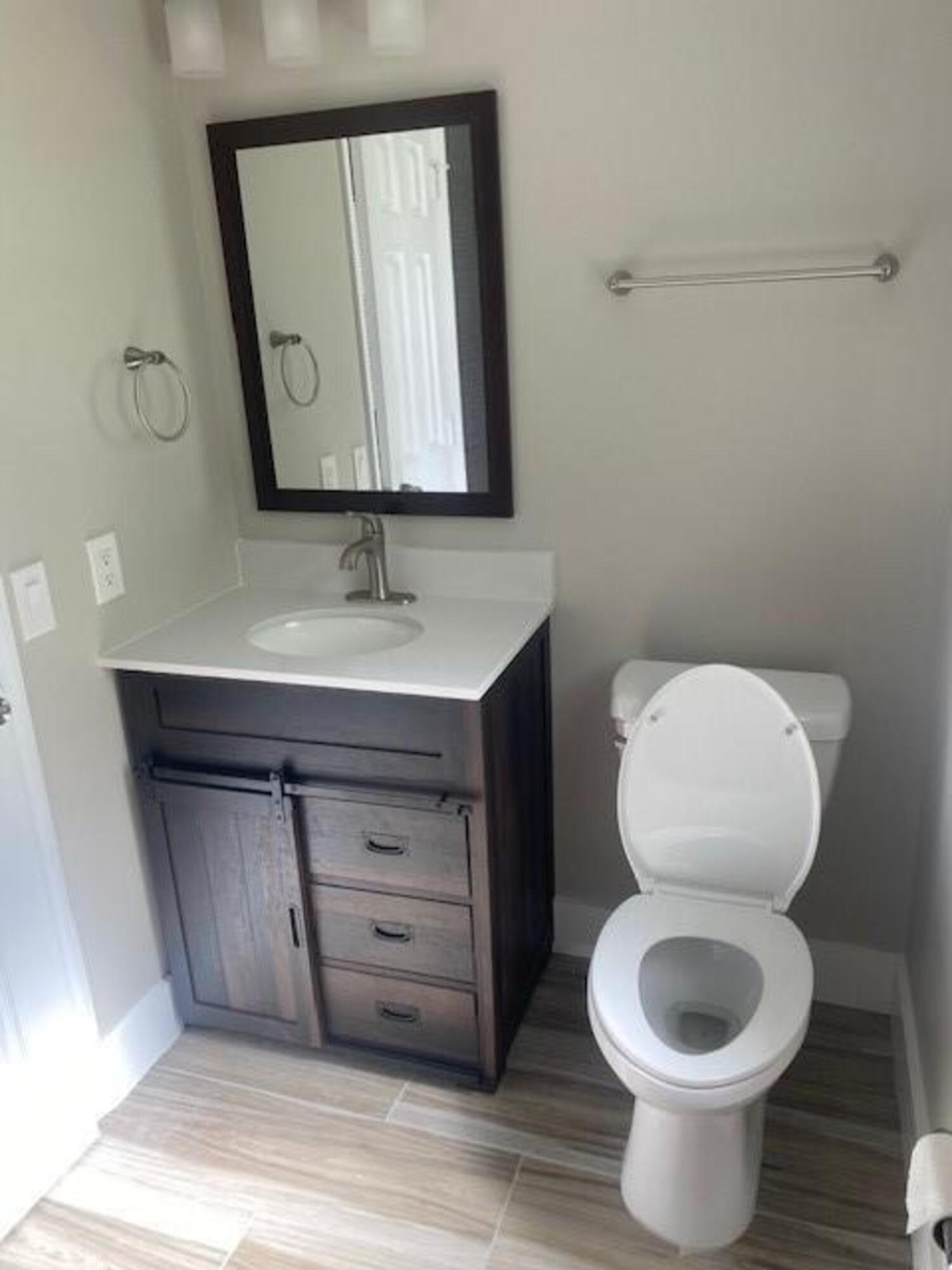 CASTLEWOOD - Residential Lease