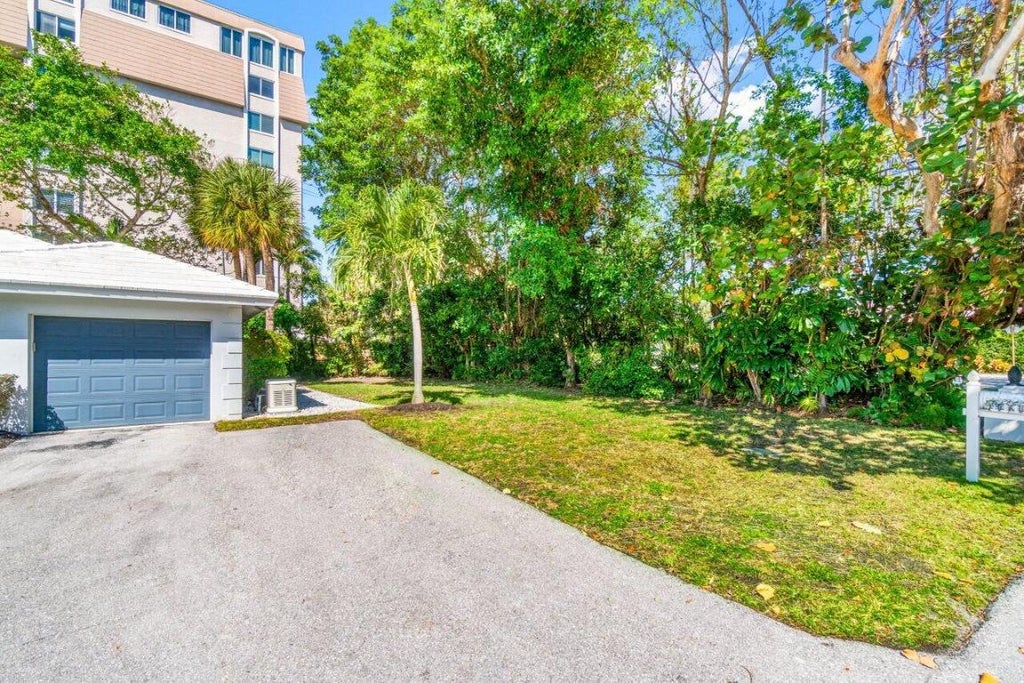 Photo of 1035 Bermuda Gardens Rd, Delray Beach, FL 33483 (MLS # R10964983)