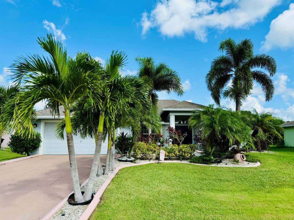 Photo of 373 SW Donna Terrace, Port Saint Lucie, FL 34984 (MLS # R11021613)