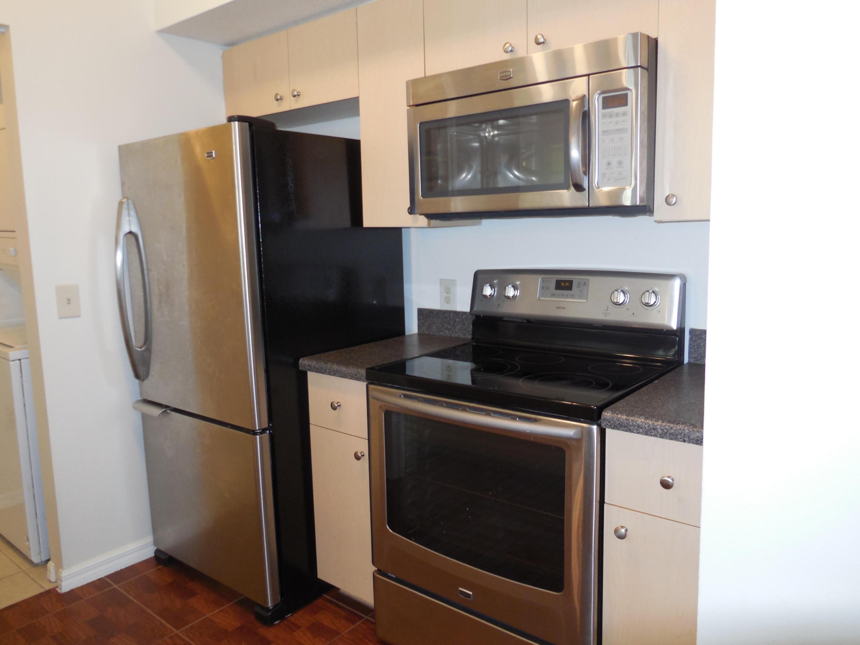 EMERALD ISLE AT LAGUNA LAKES CONDOMINIUM - Residential