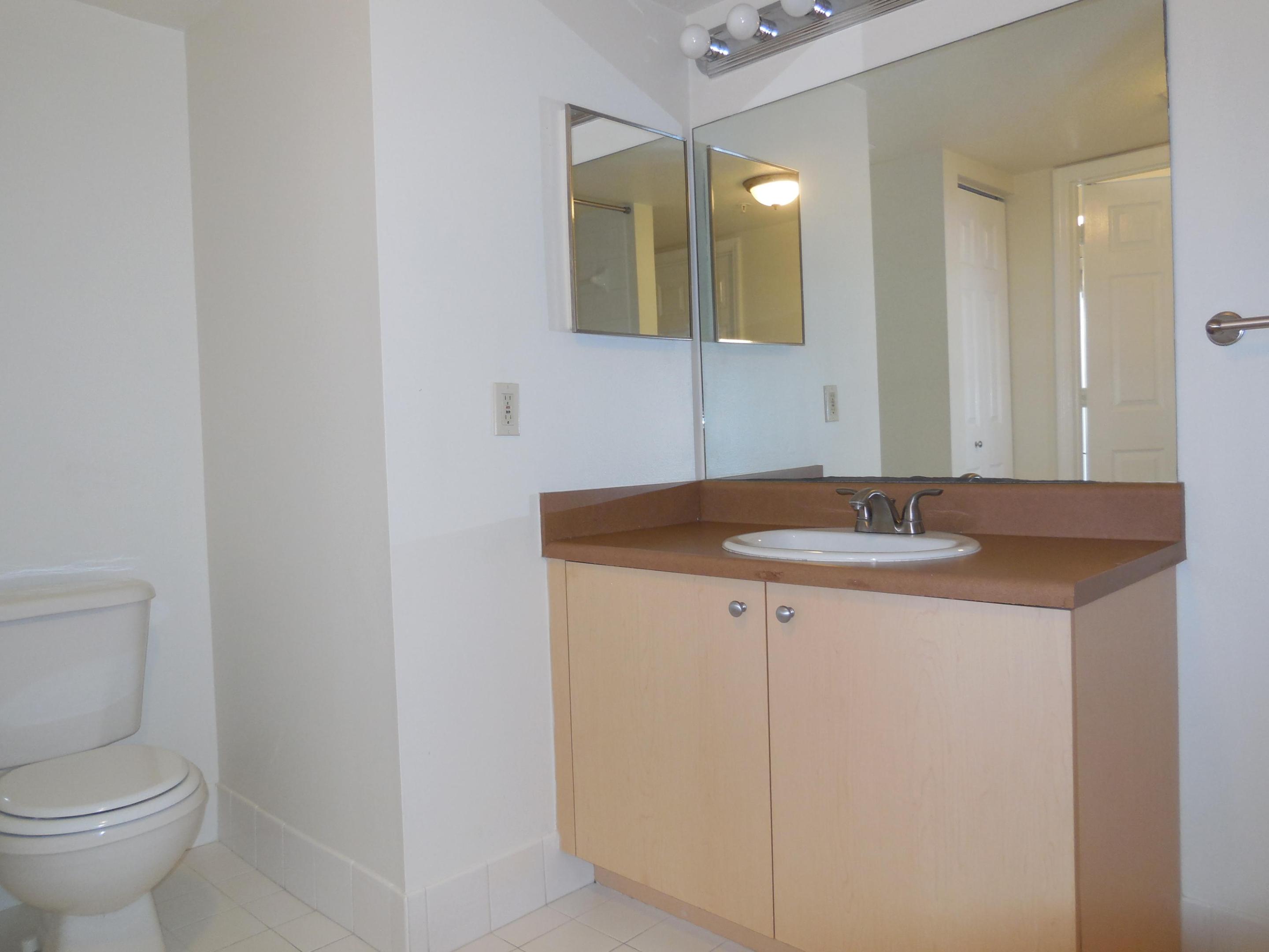 EMERALD ISLE AT LAGUNA LAKES CONDOMINIUM - Residential