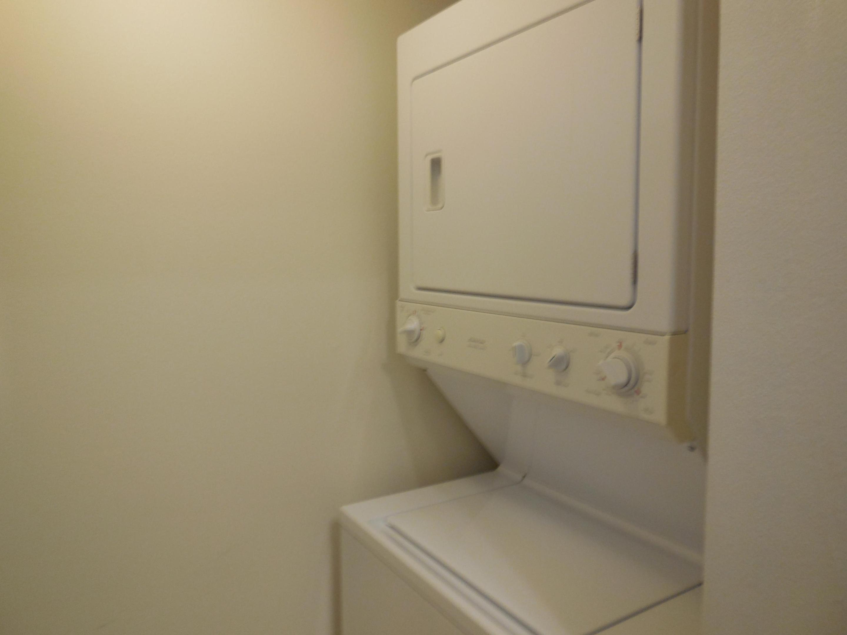 EMERALD ISLE AT LAGUNA LAKES CONDOMINIUM - Residential