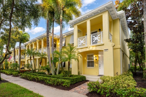 Photo of 3207 E Community Drive E, Jupiter, FL 33458 (MLS # B26079154)
