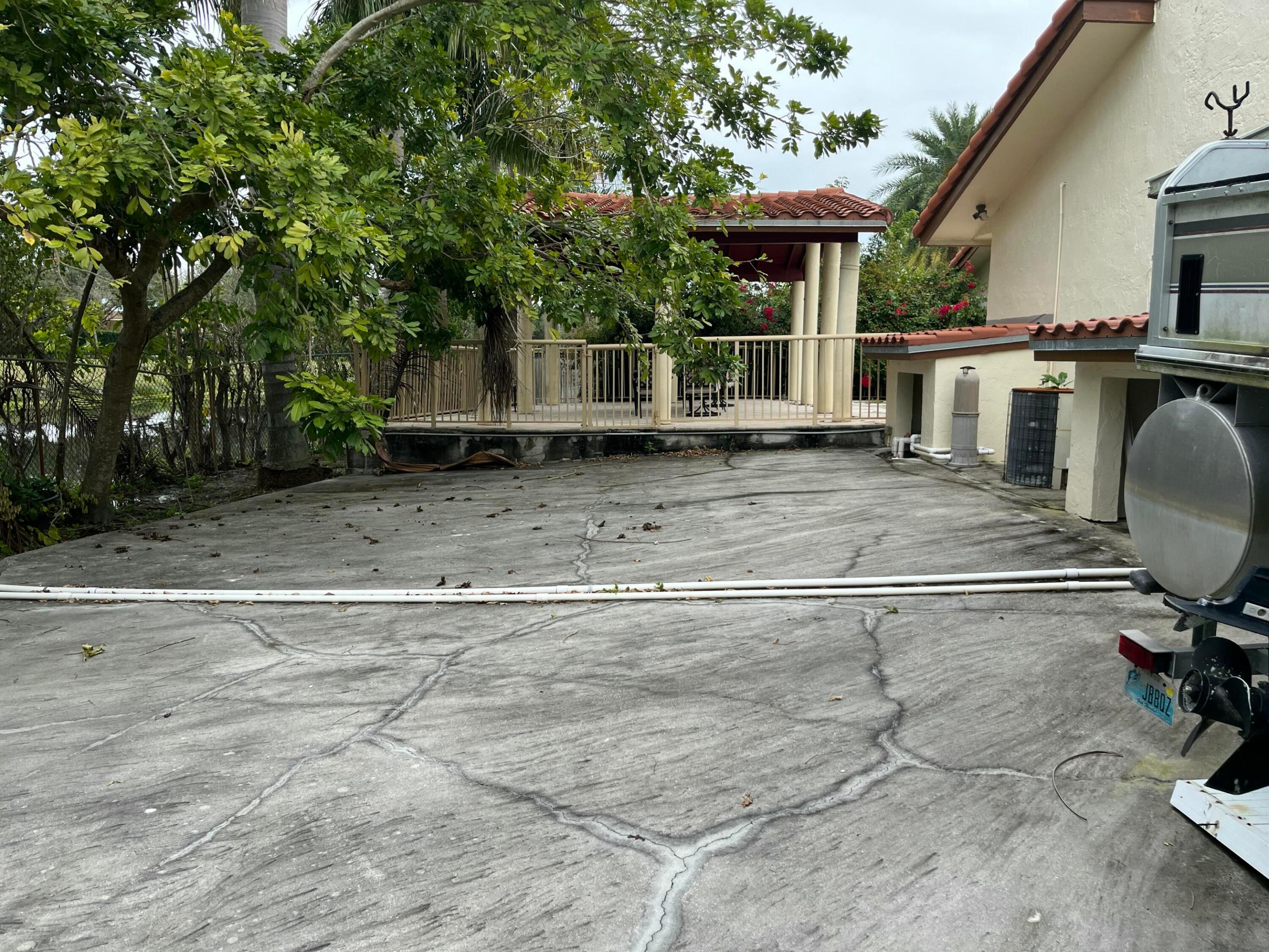 NORTH LINKS COUNTRY CLUB ESTS - Residential