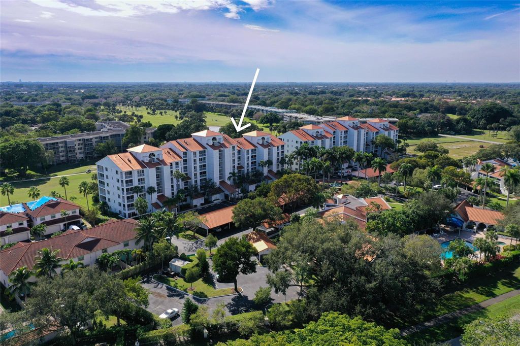 Photo of 4108 W Palm Aire Dr #83B, Pompano Beach, FL 33069 (MLS # F10532791)