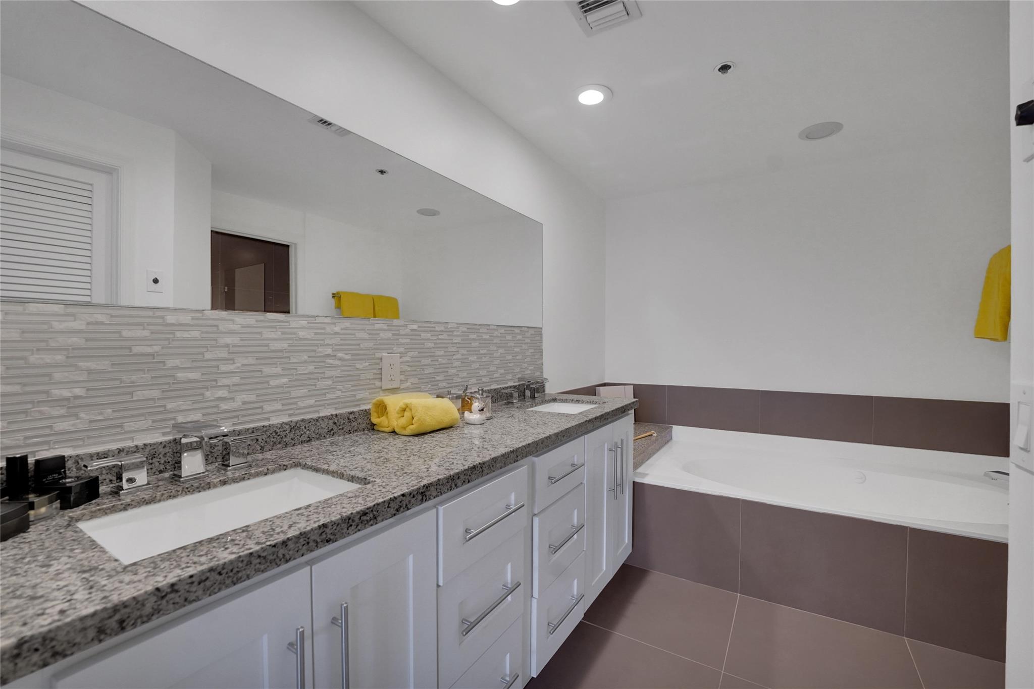 Vizcaya Towers @Palm Aire - Residential