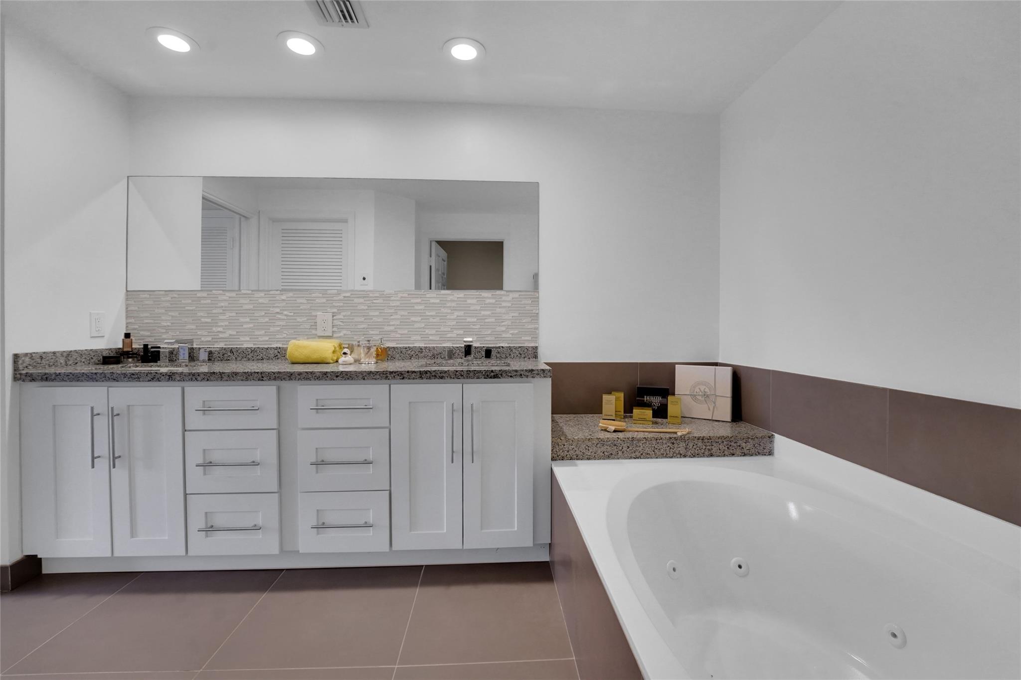 Vizcaya Towers @Palm Aire - Residential