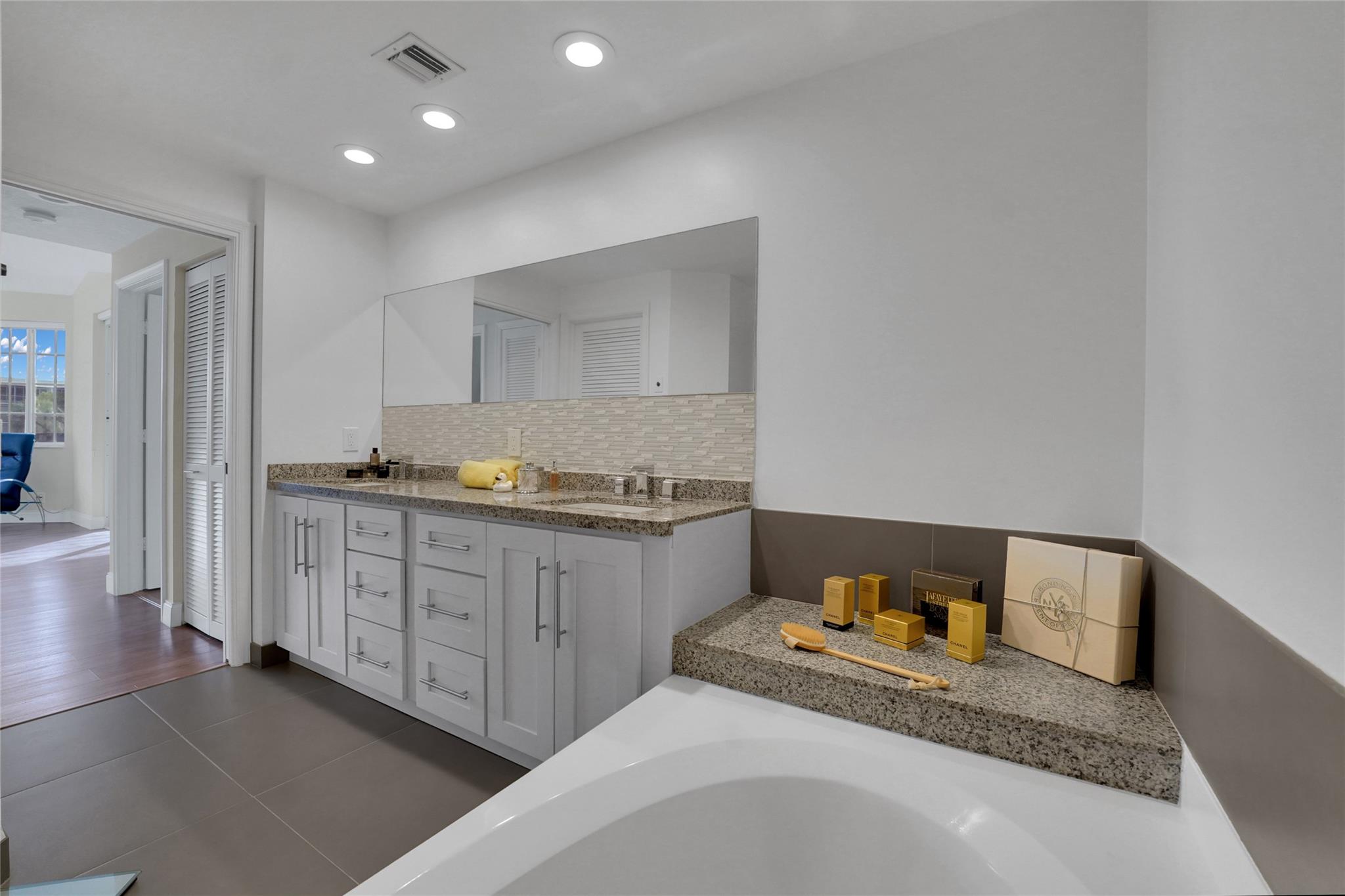 Vizcaya Towers @Palm Aire - Residential