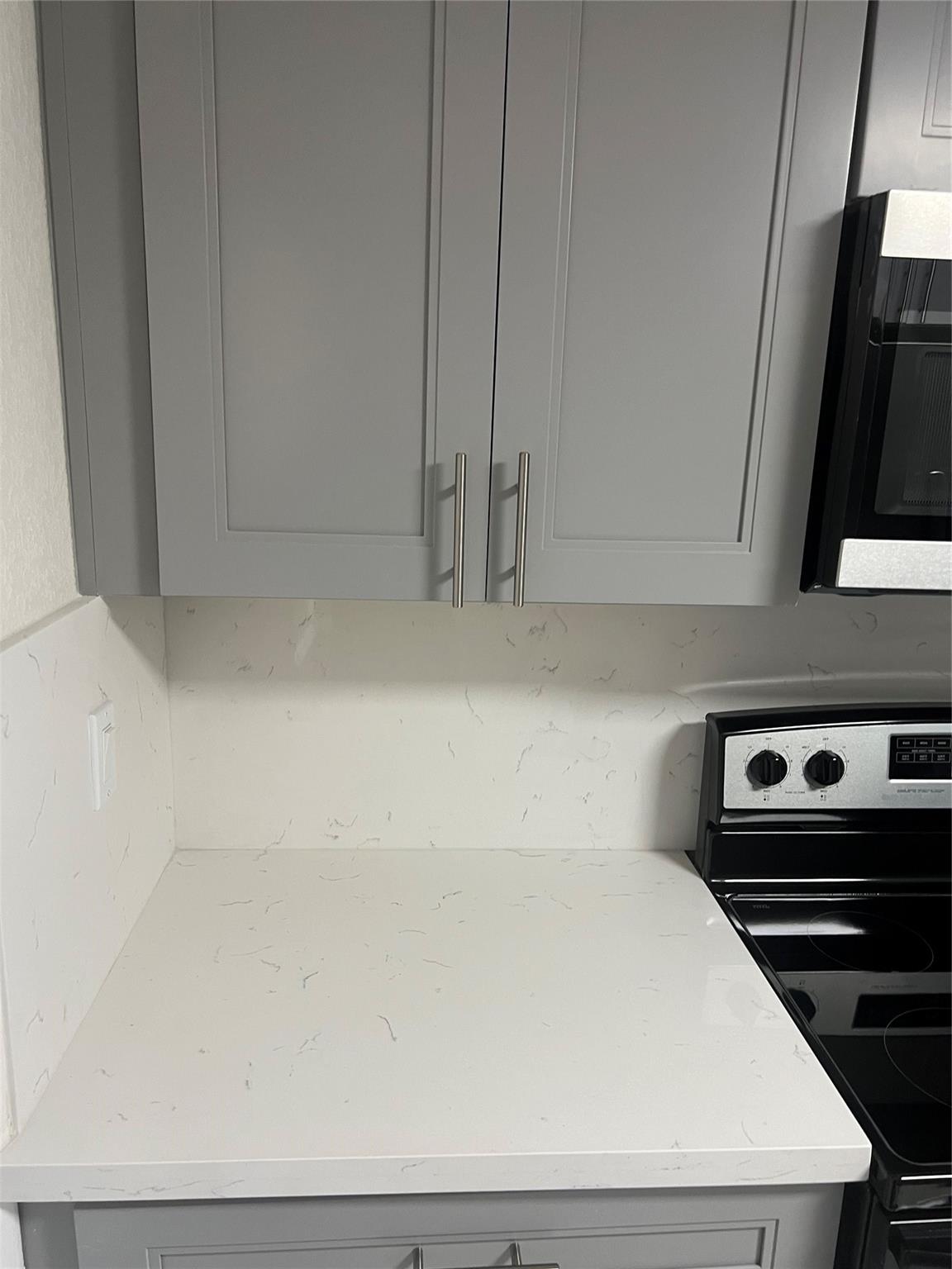 HAMPSHIRE DR CONDO - Residential