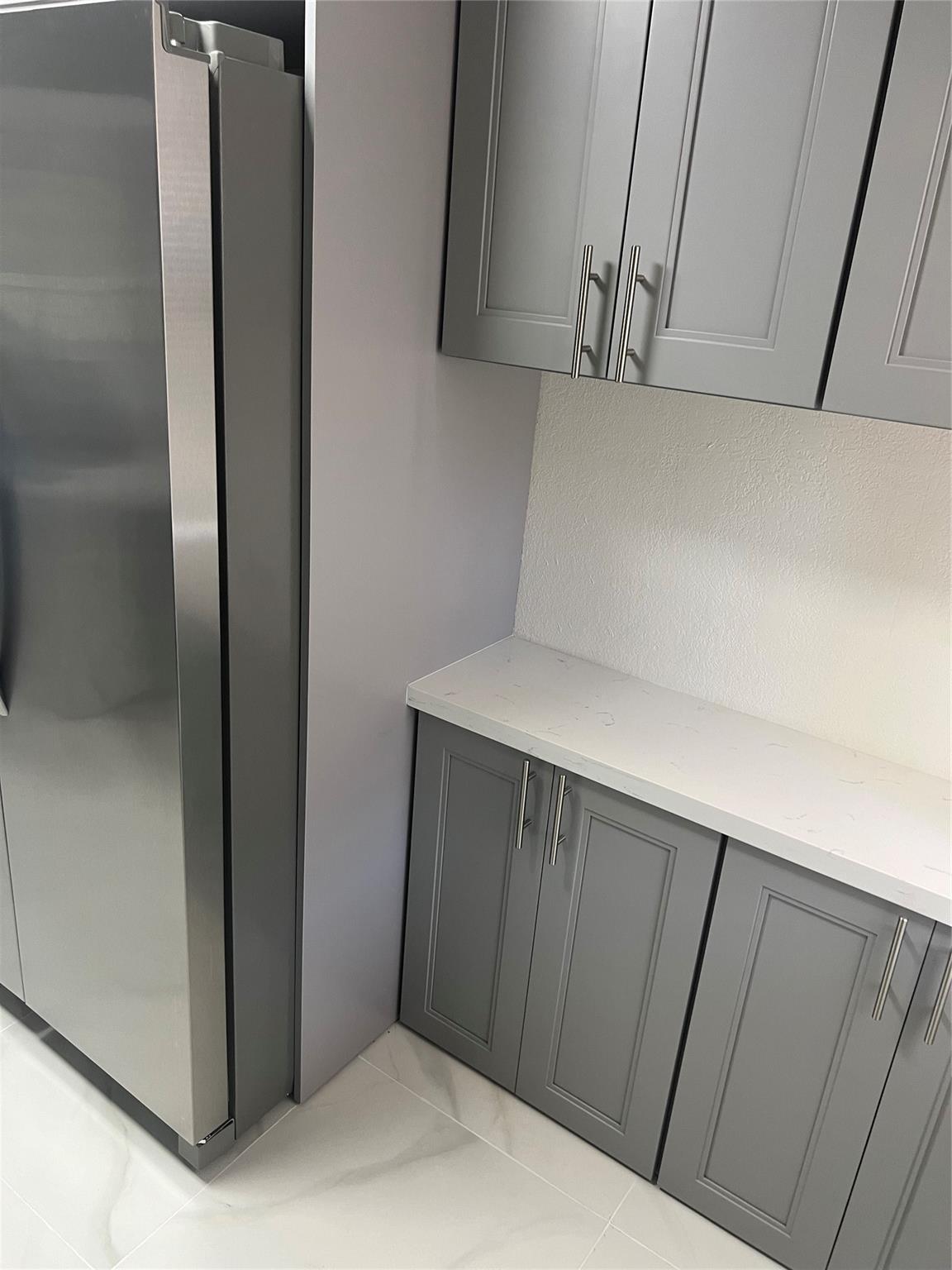 HAMPSHIRE DR CONDO - Residential