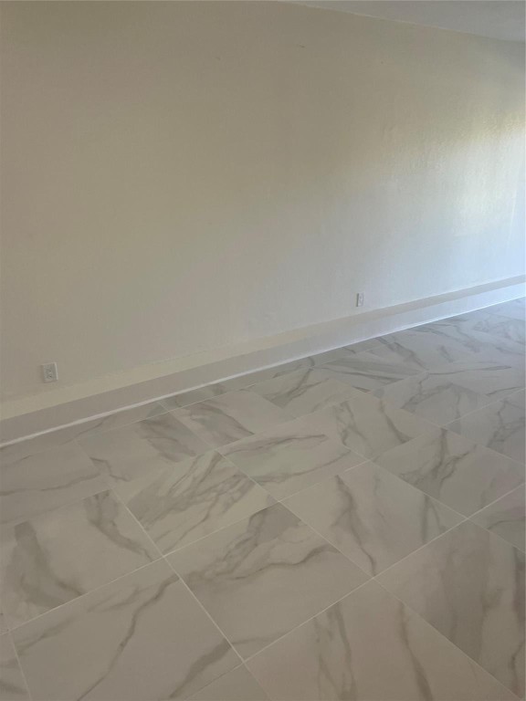 HAMPSHIRE DR CONDO - Residential