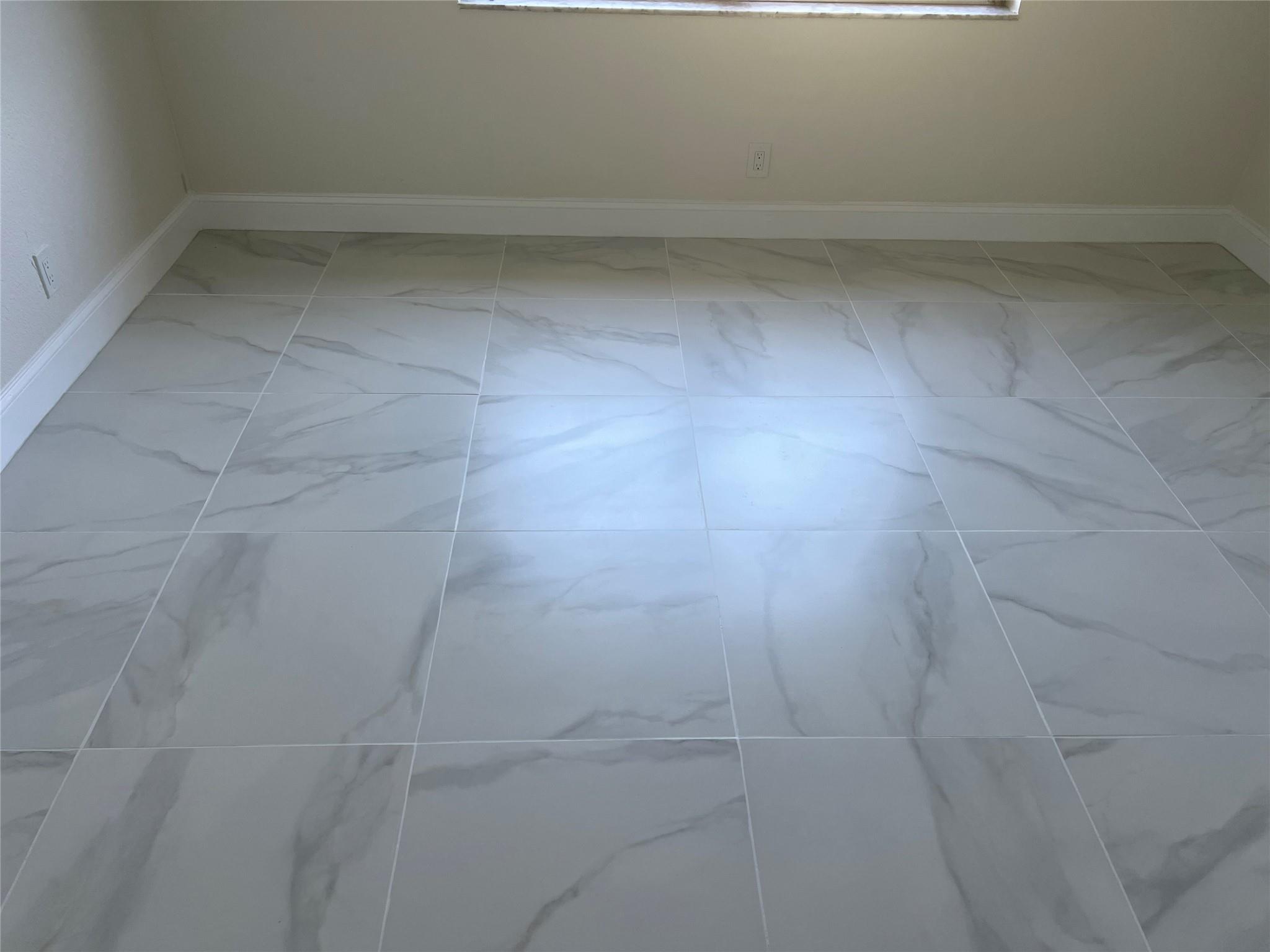 HAMPSHIRE DR CONDO - Residential