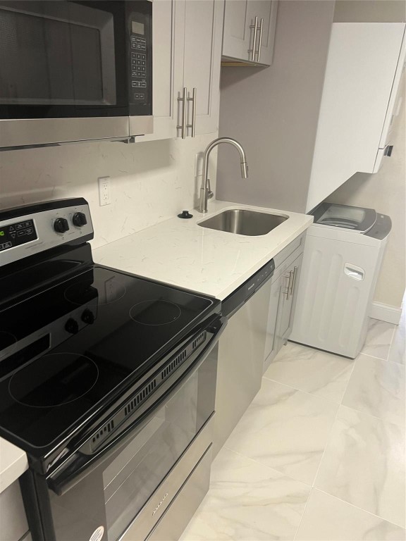 HAMPSHIRE DR CONDO - Residential