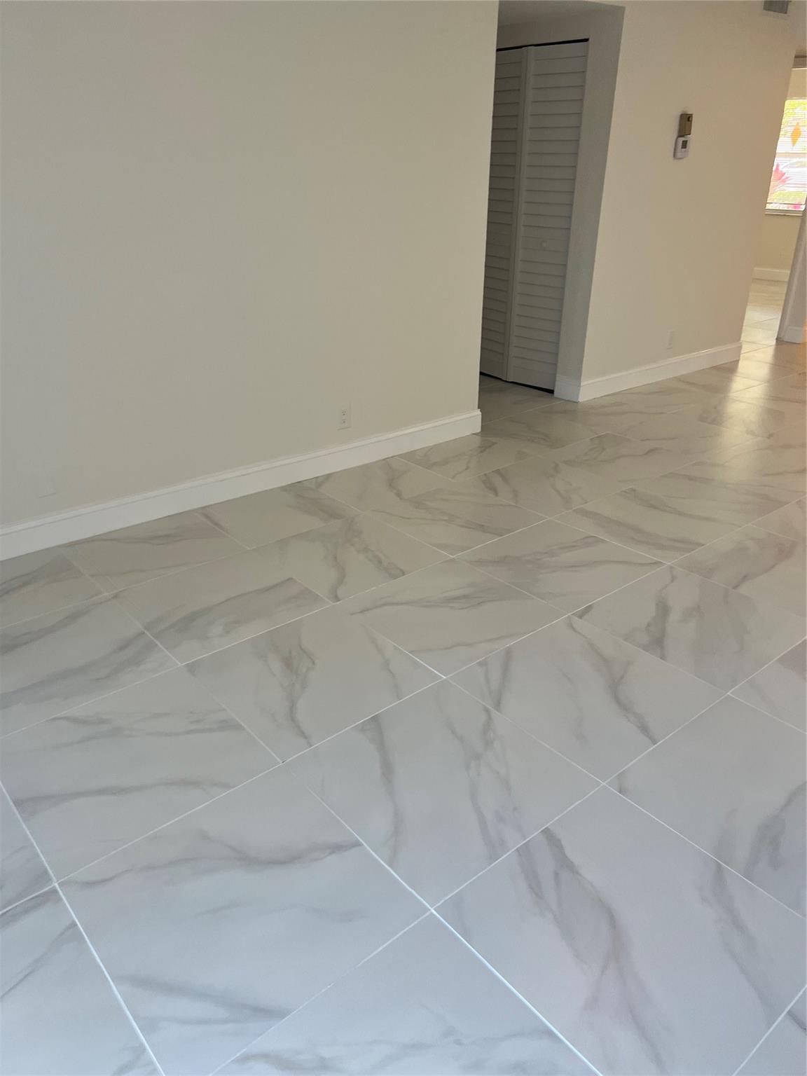 HAMPSHIRE DR CONDO - Residential