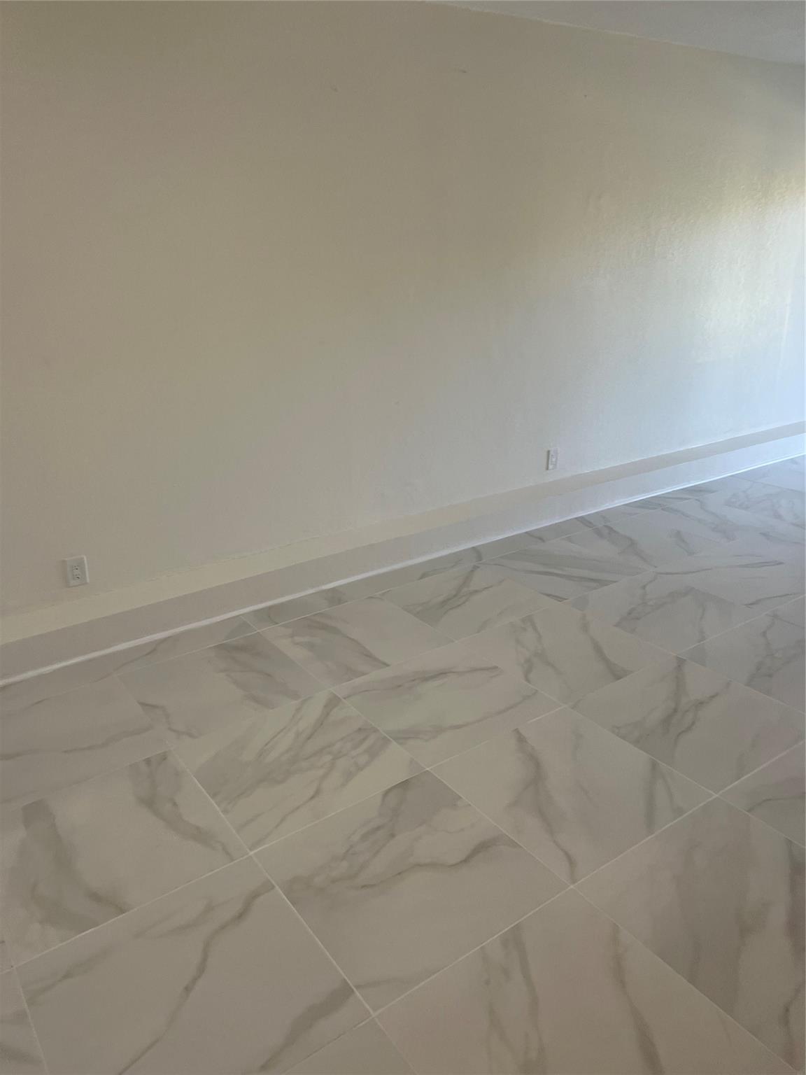 HAMPSHIRE DR CONDO - Residential