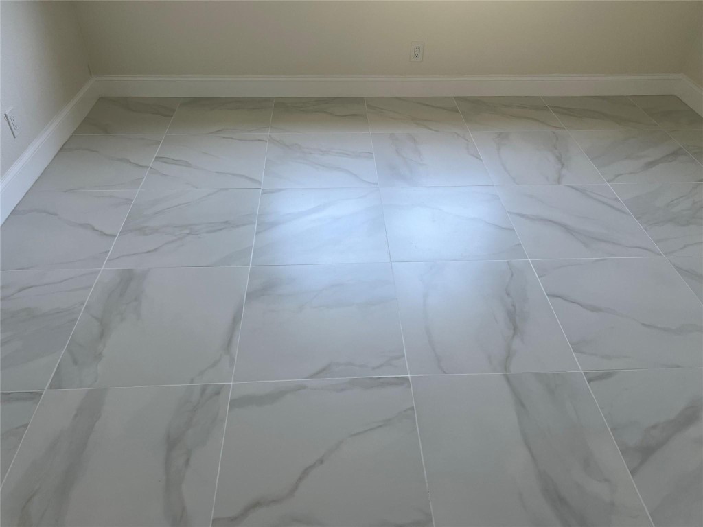 HAMPSHIRE DR CONDO - Residential