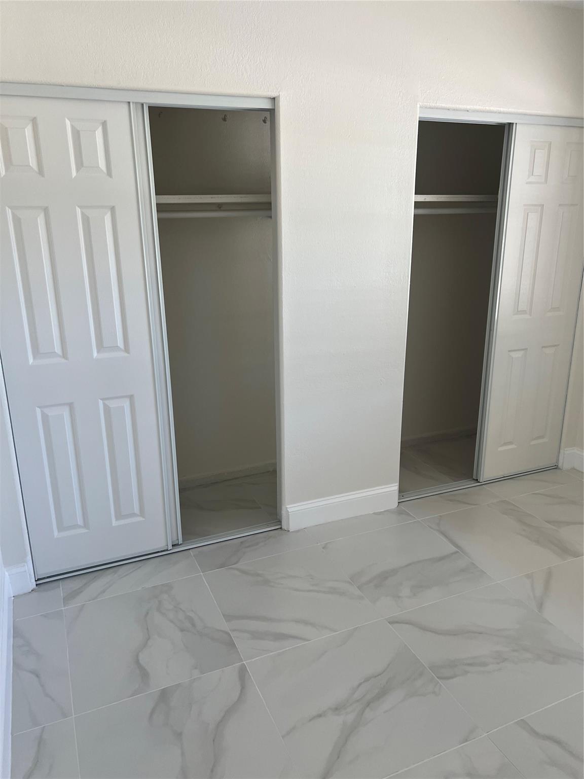 HAMPSHIRE DR CONDO - Residential