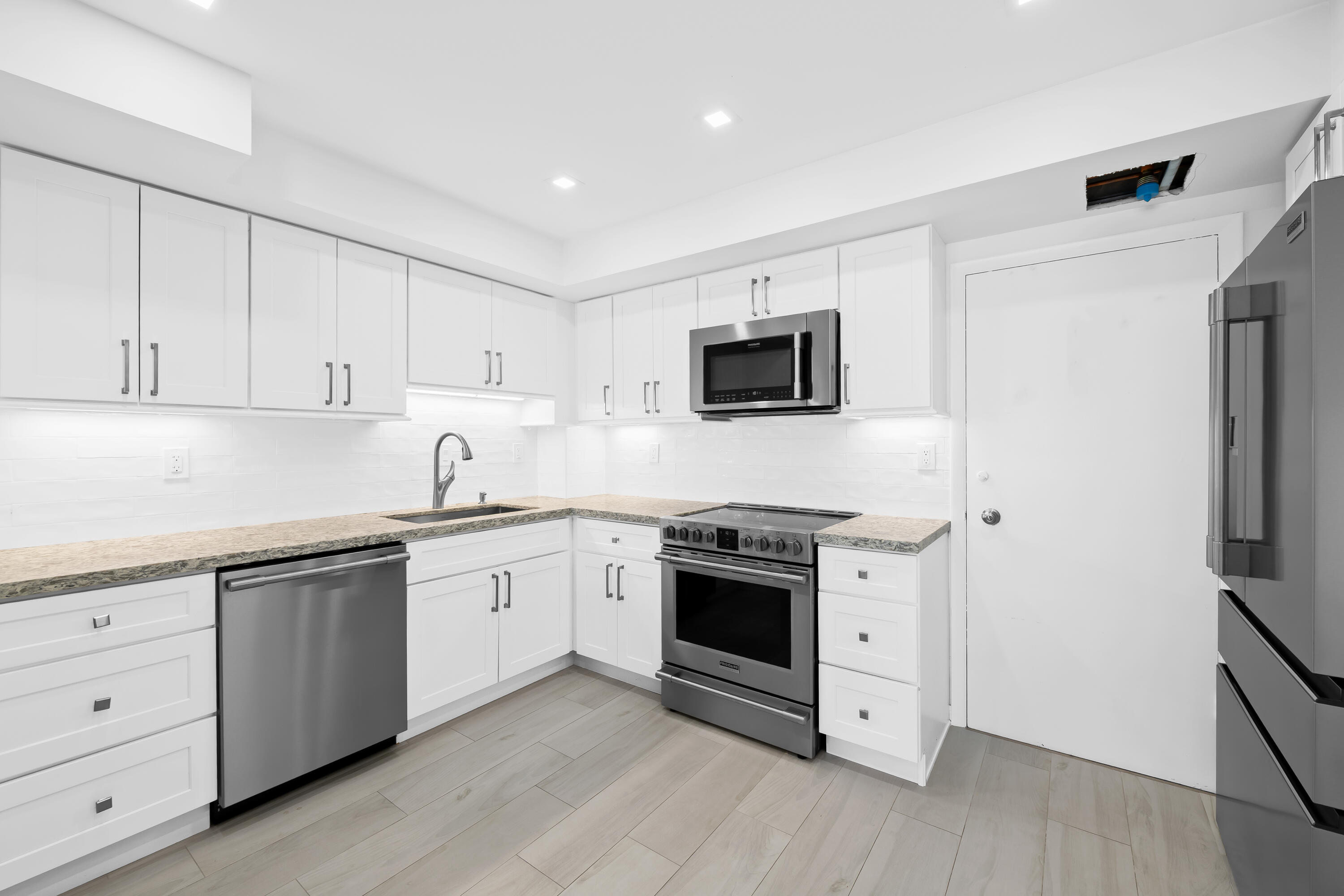 REGENCY TOWER CONDO - Residential