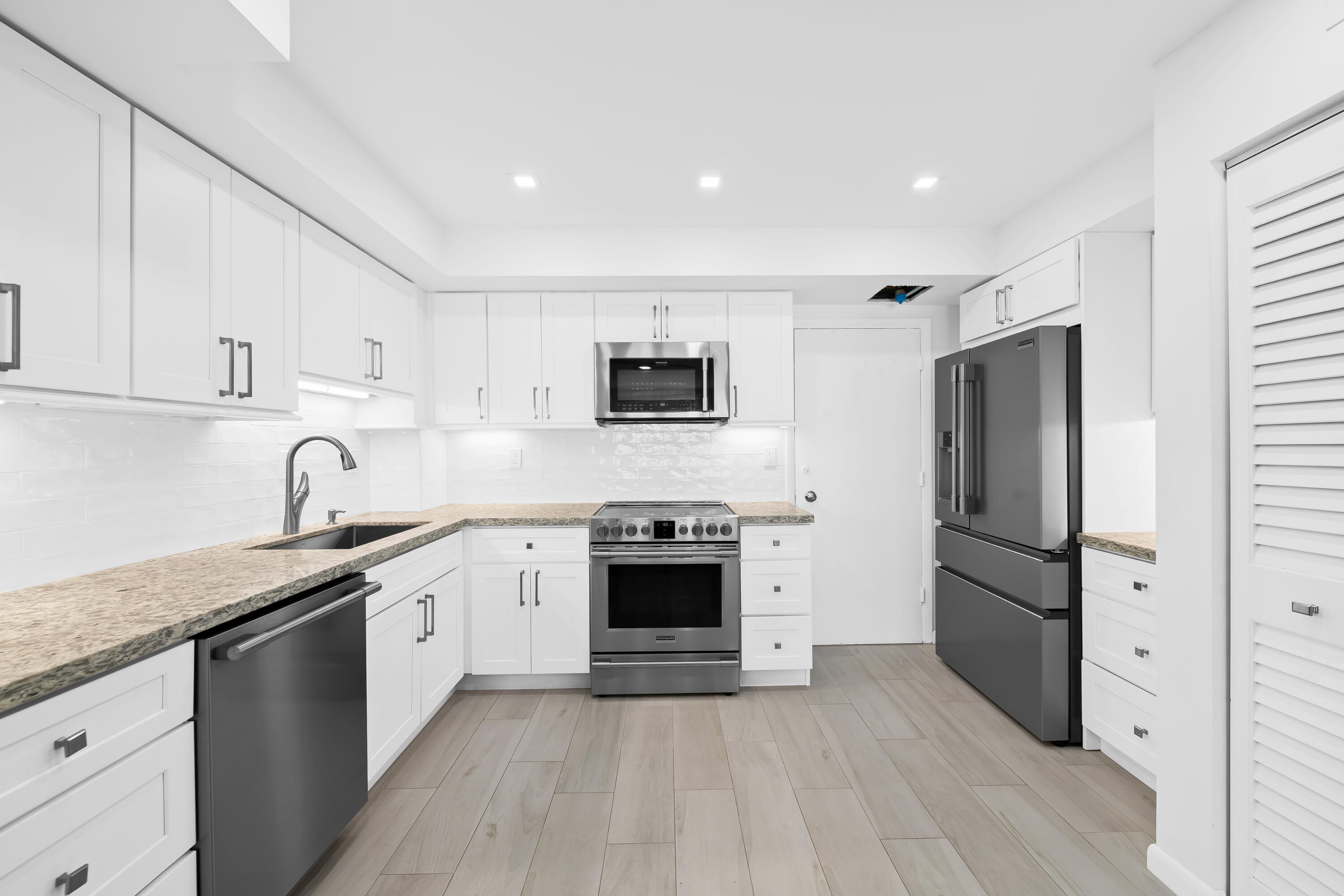 REGENCY TOWER CONDO - Residential