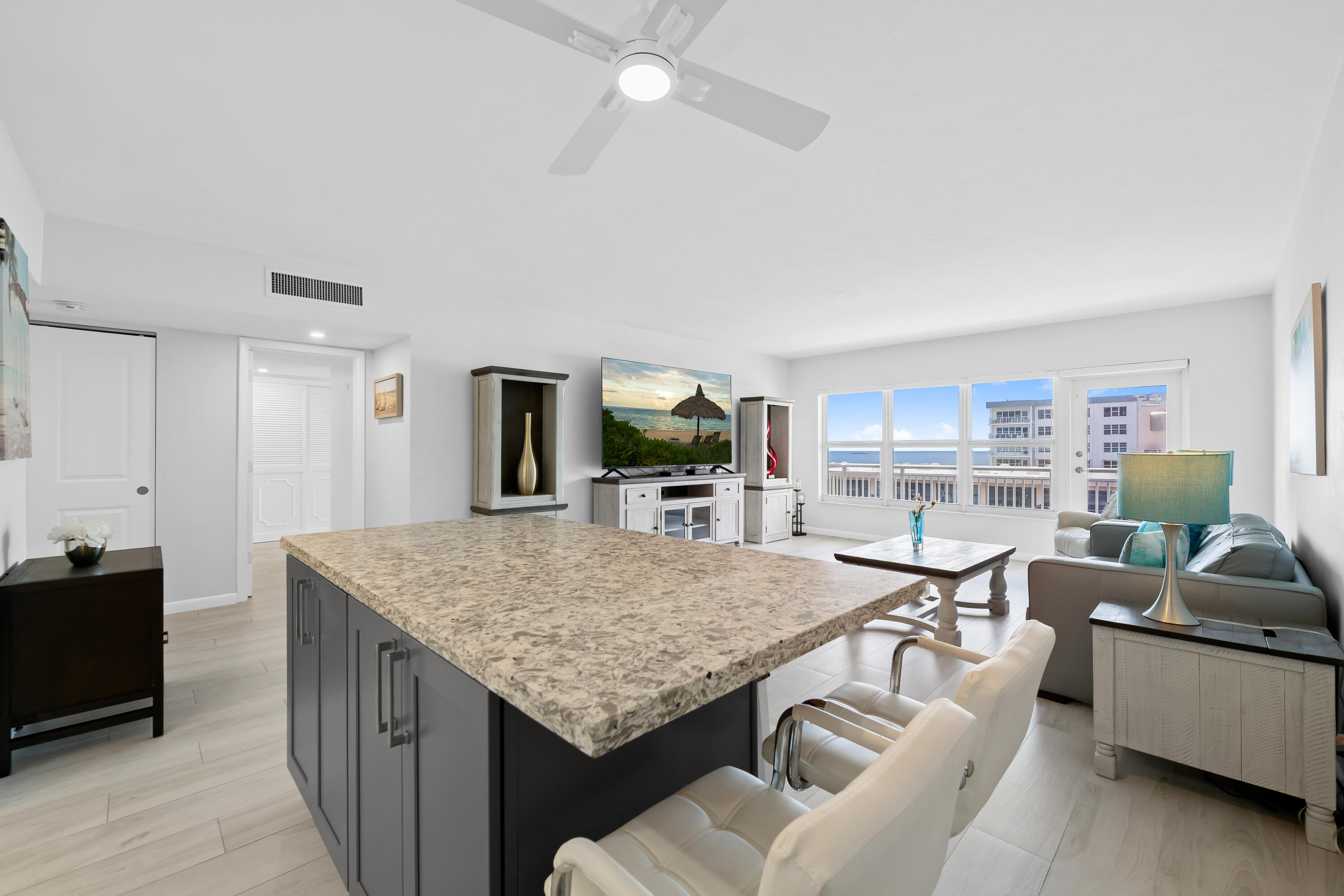 REGENCY TOWER CONDO - Residential