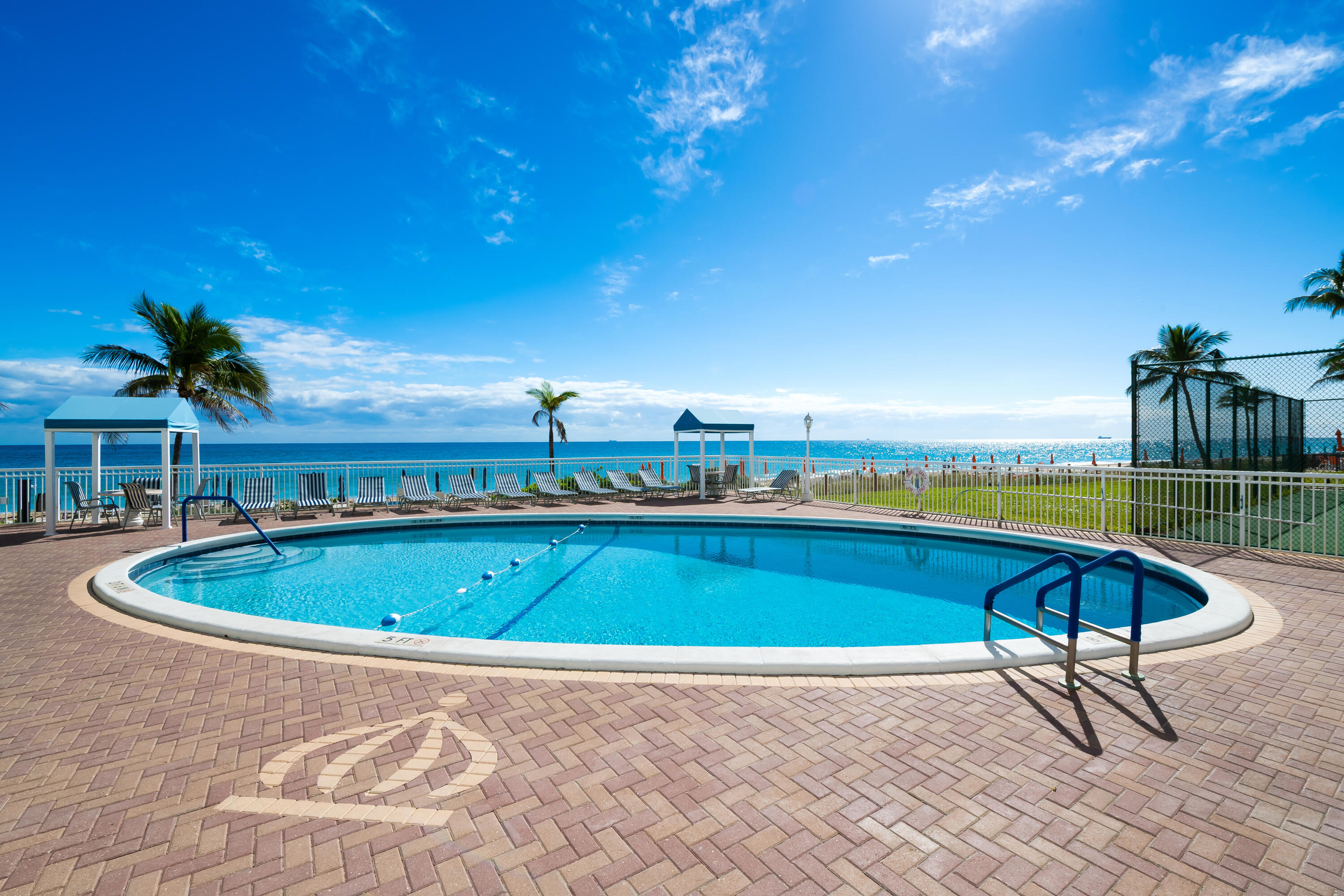 REGENCY TOWER CONDO - Residential