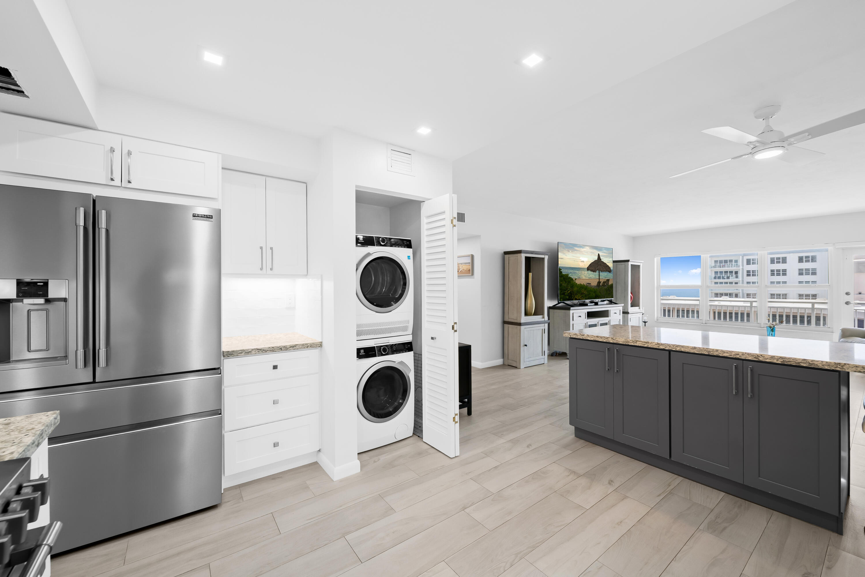 REGENCY TOWER CONDO - Residential