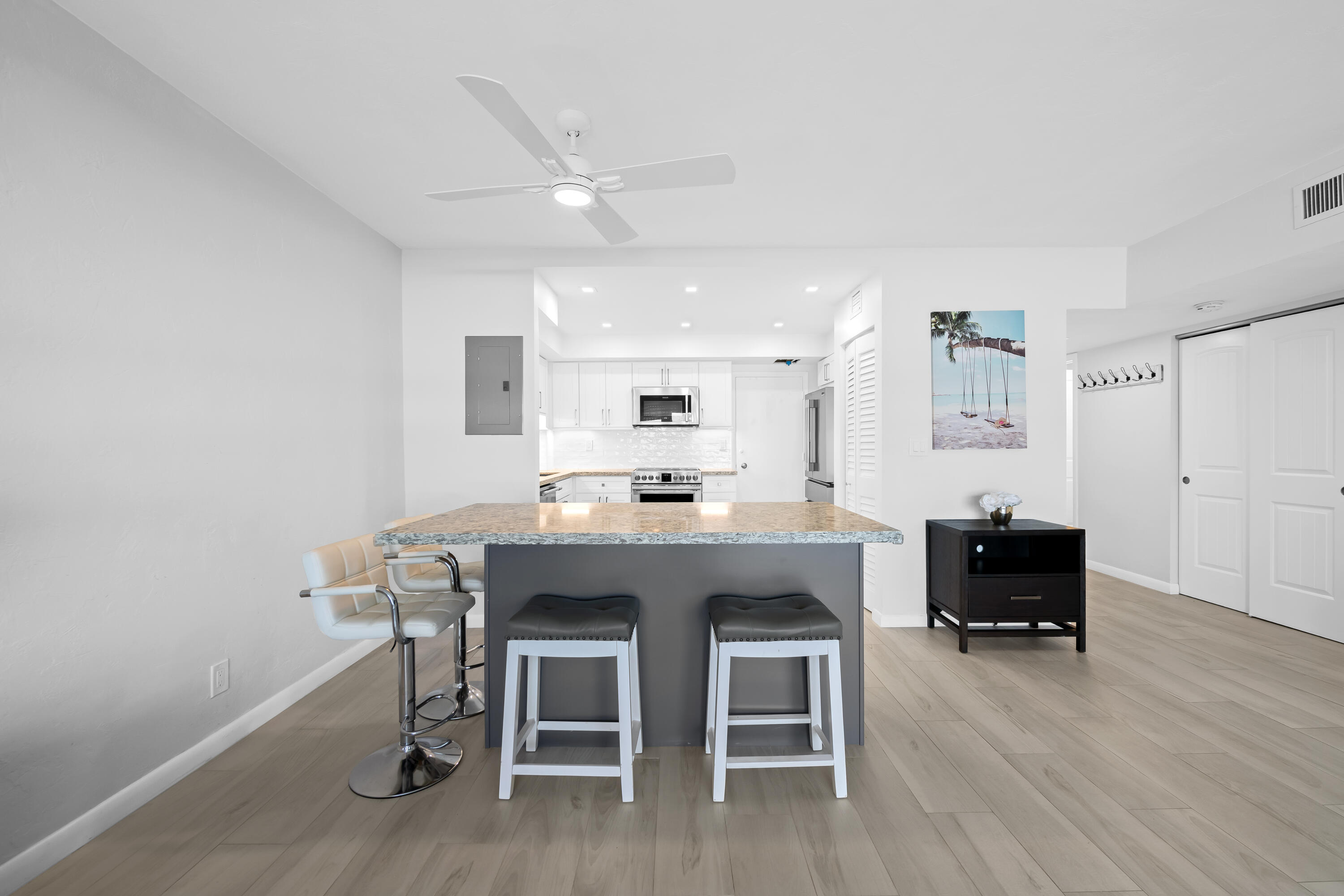 REGENCY TOWER CONDO - Residential