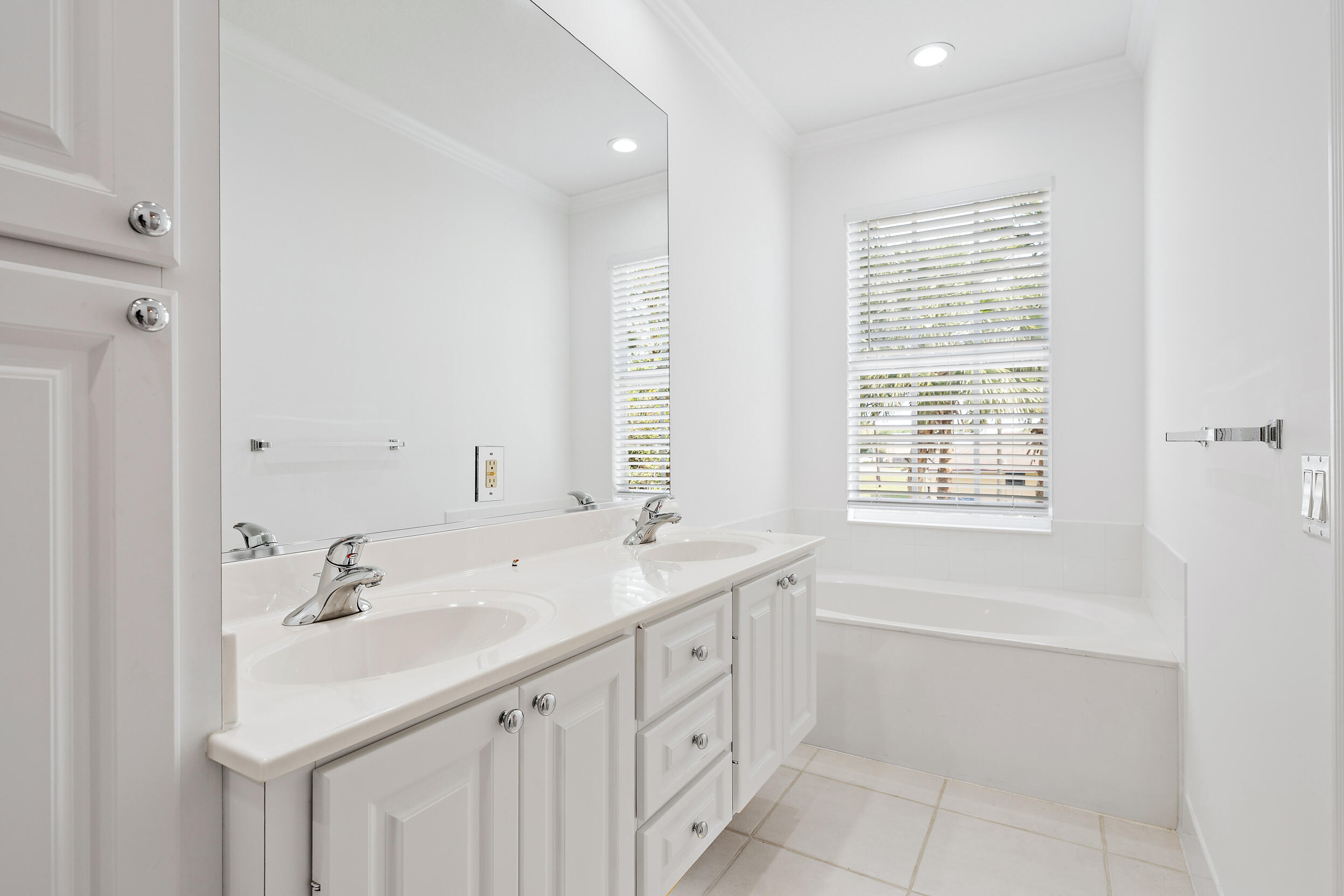 Catalina Lakes - Residential