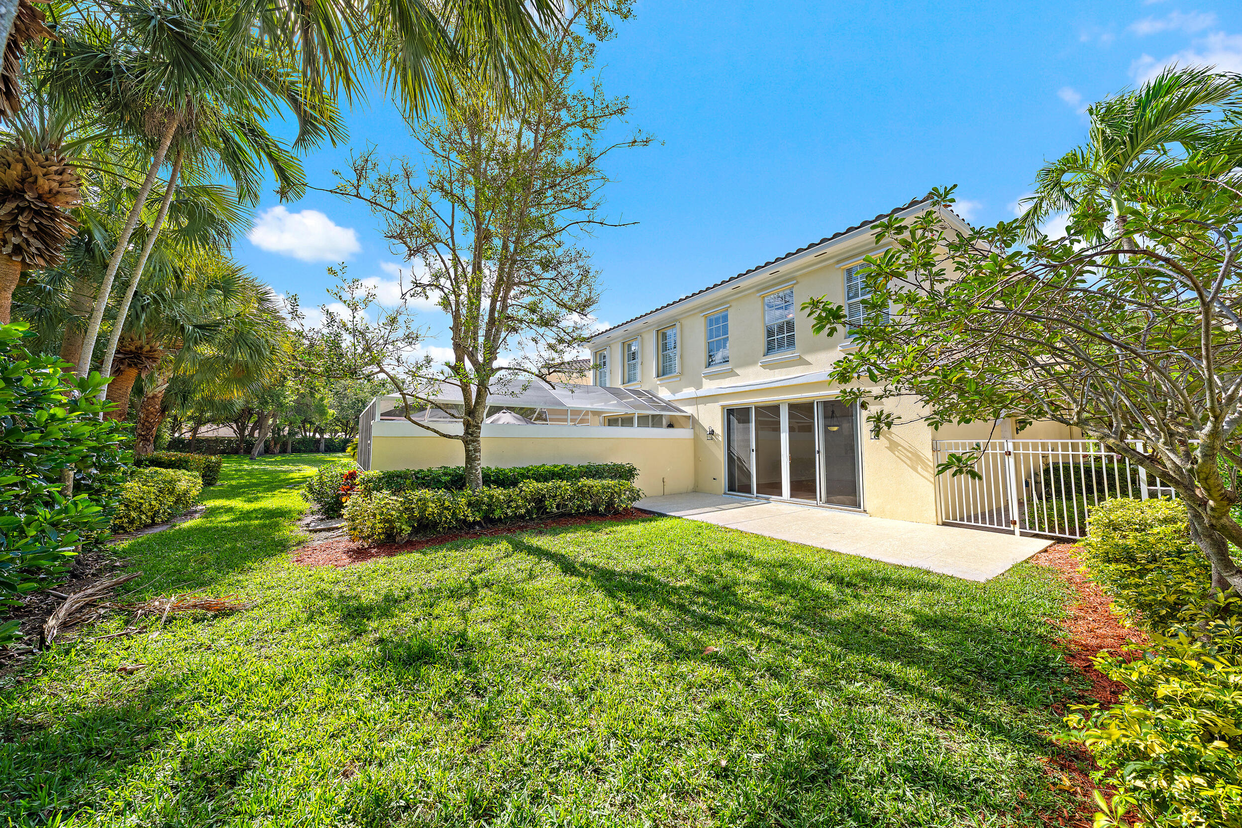 Catalina Lakes - Residential