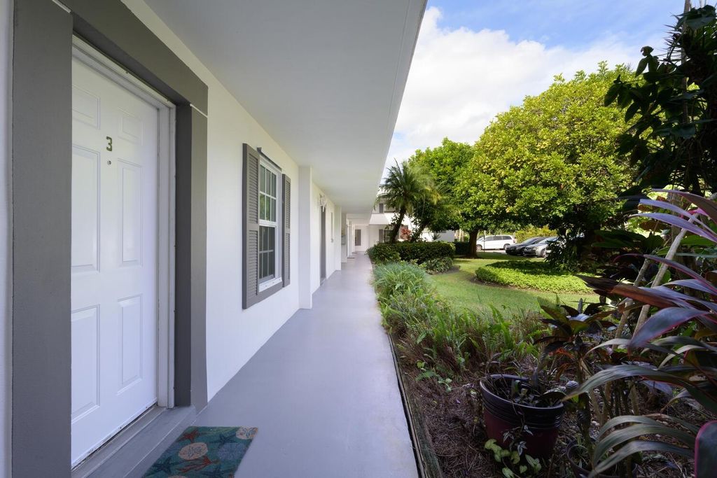 Photo of 802 SE Central Parkway #3, Stuart, FL 34994 (MLS # F10413100)