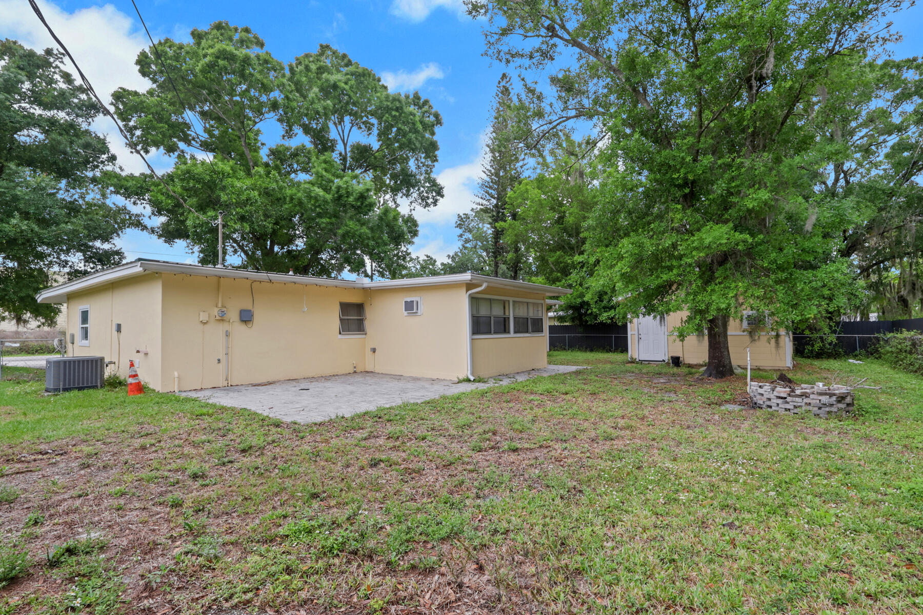 Acreage & Unrec - Residential