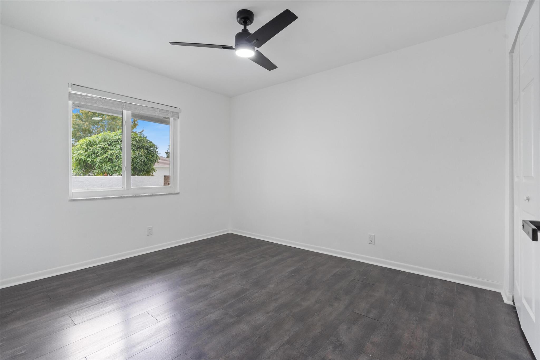 GREENVIEW SHORES 2 OF WEL - Residential