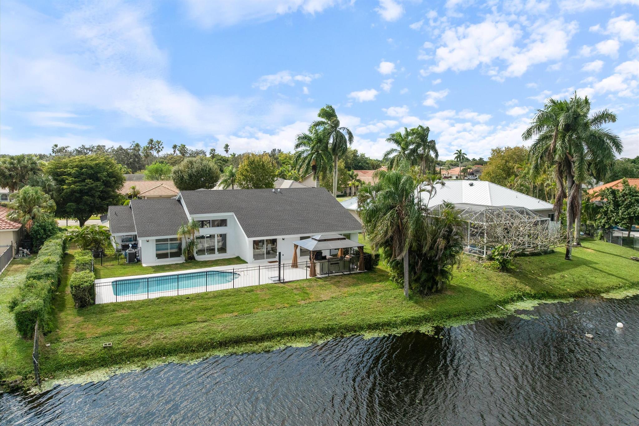 GREENVIEW SHORES 2 OF WEL - Residential