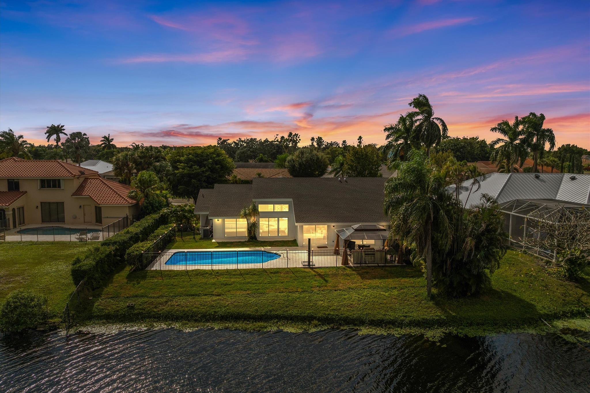 GREENVIEW SHORES 2 OF WEL - Residential