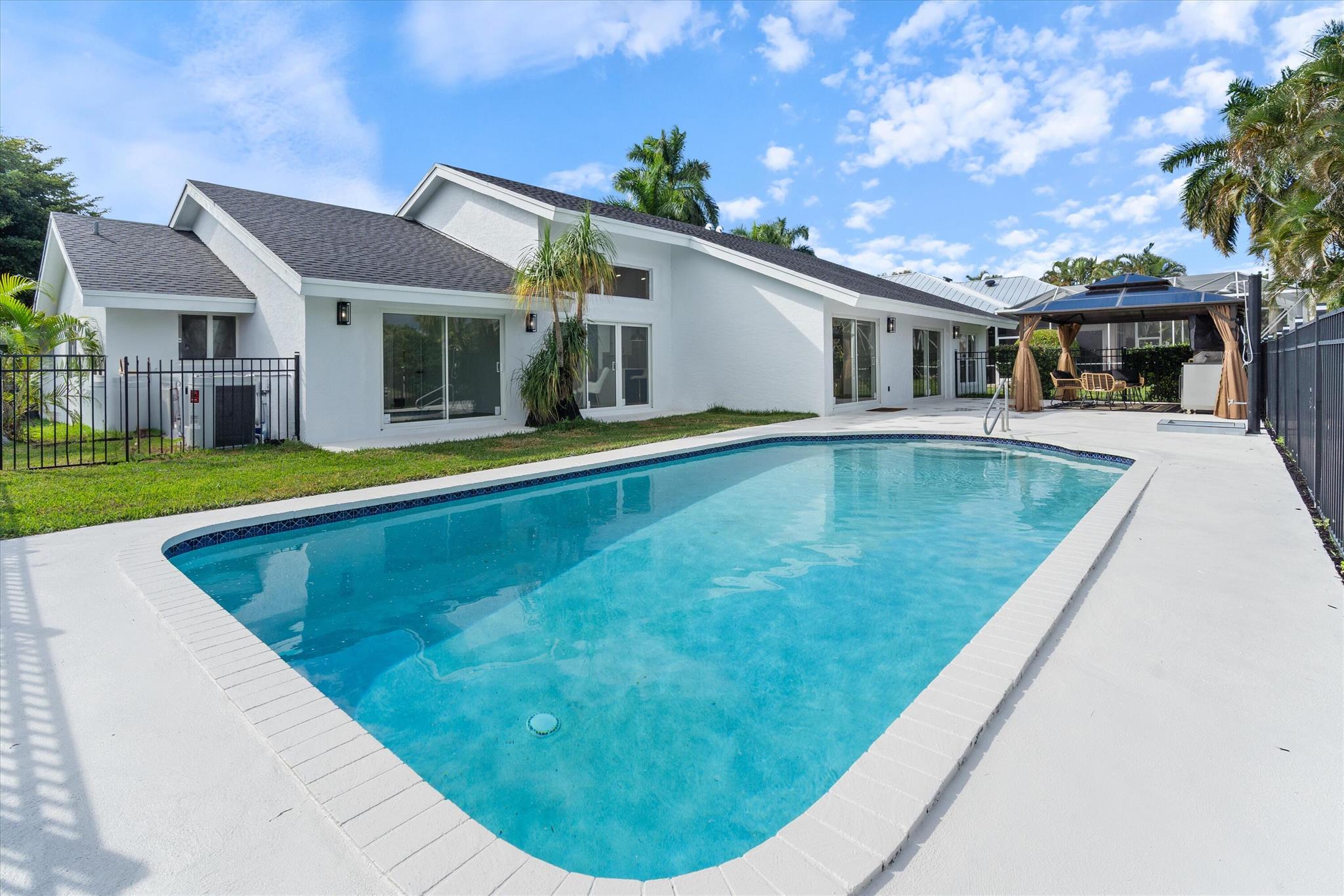 GREENVIEW SHORES 2 OF WEL - Residential