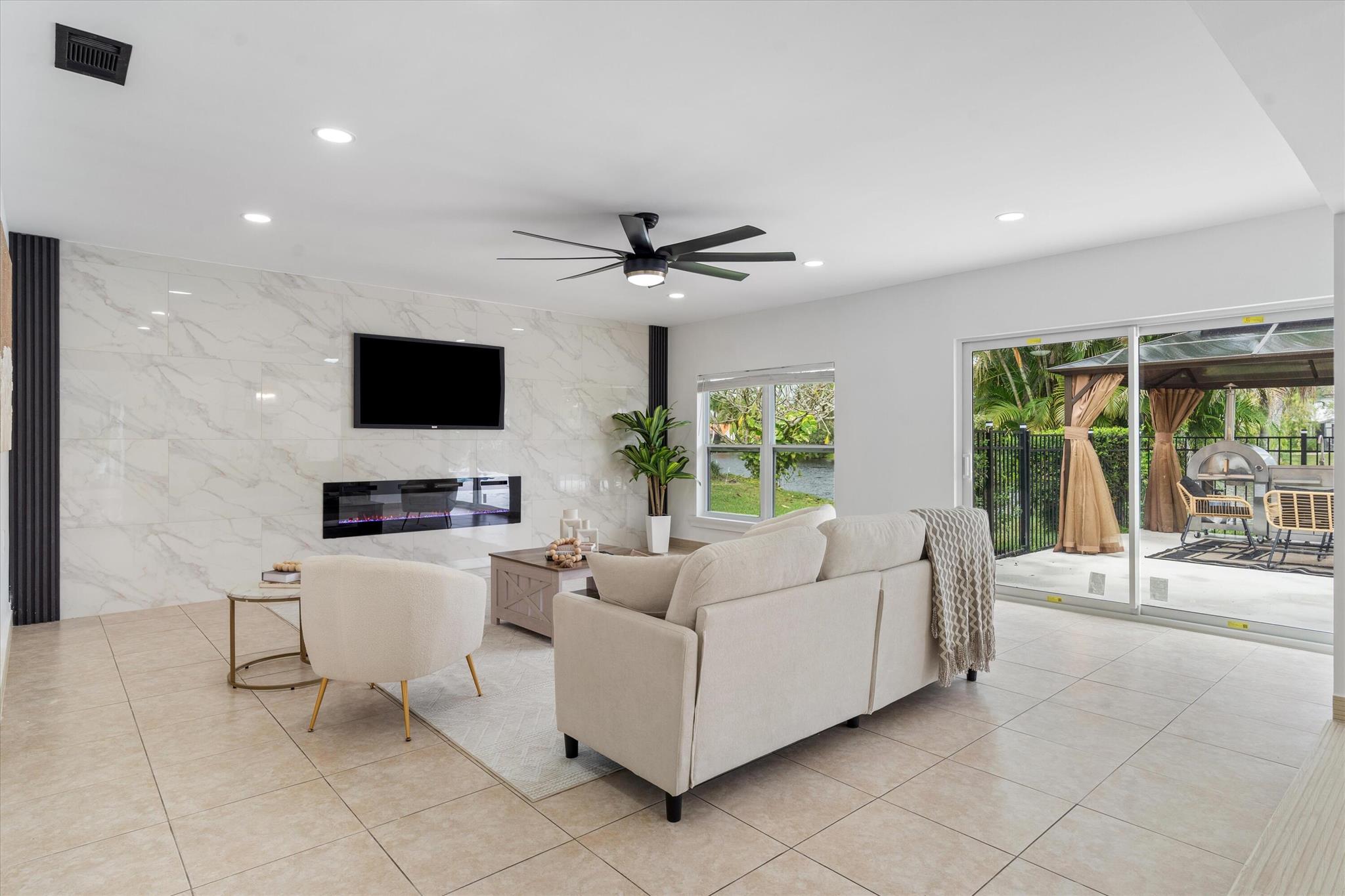 GREENVIEW SHORES 2 OF WEL - Residential