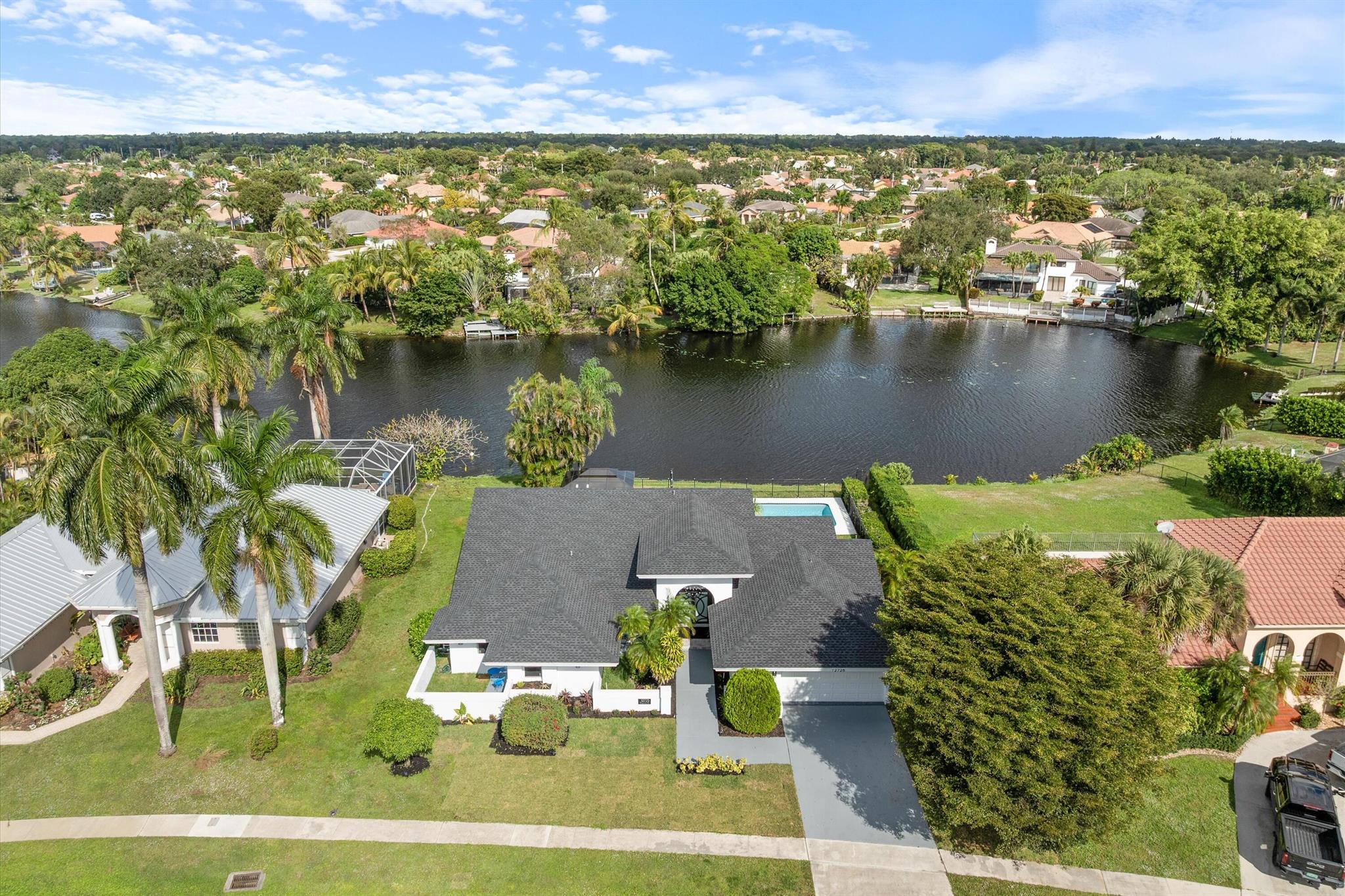 GREENVIEW SHORES 2 OF WEL - Residential