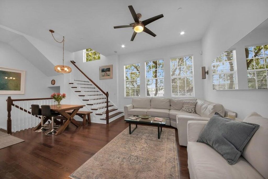 Photo of 285 SE 6th Avenue #B, Delray Beach, FL 33483 (MLS # R11100108)