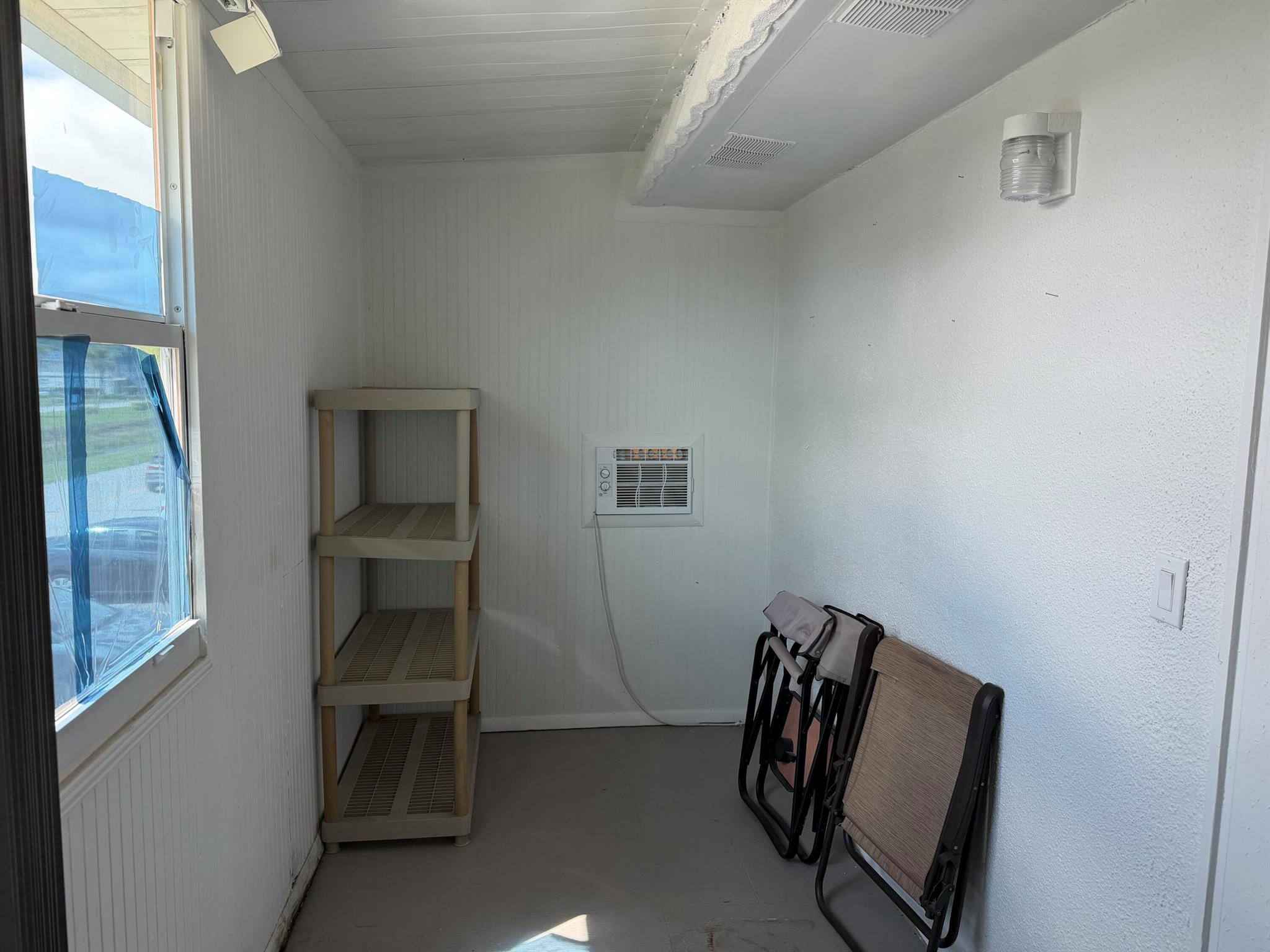 KINGS POINT - Residential Lease