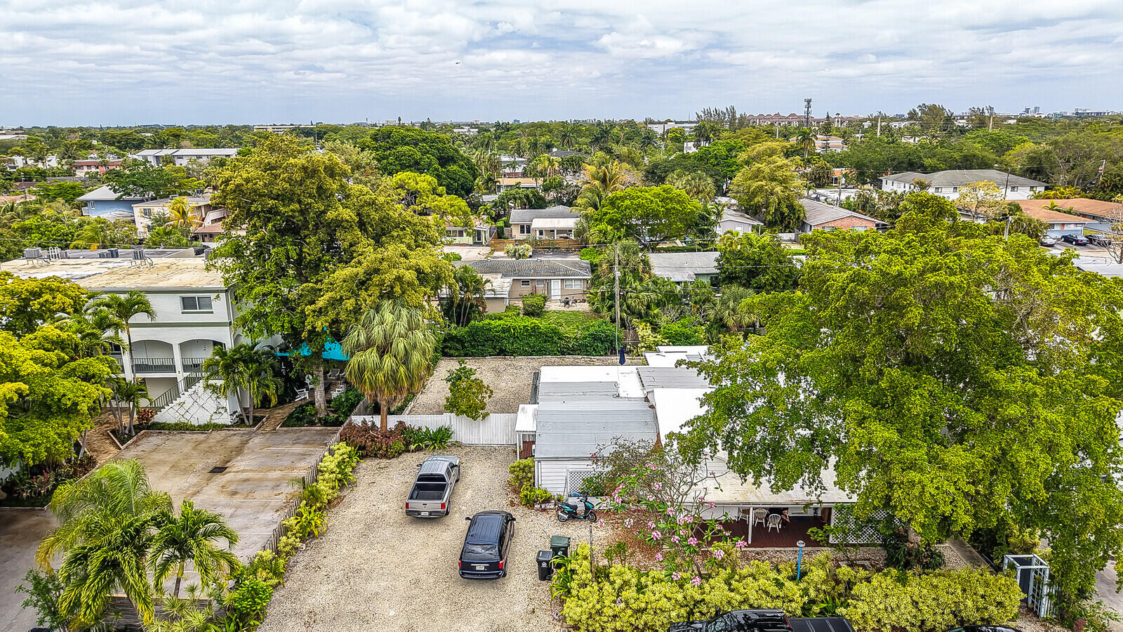 LAUDERDALE PARK 6-33 1/2 - Residential Income