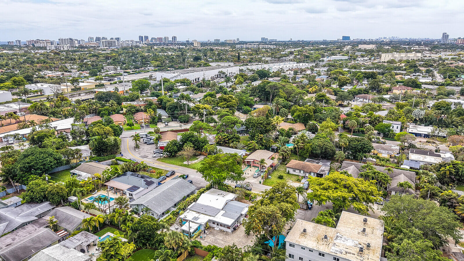 LAUDERDALE PARK 6-33 1/2 - Residential Income