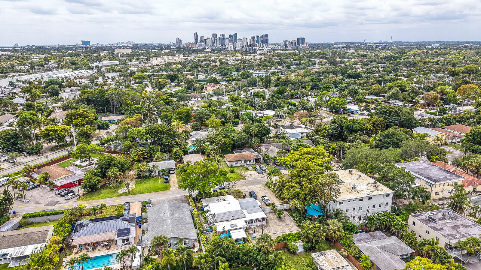 LAUDERDALE PARK 6-33 1/2 - Residential Income